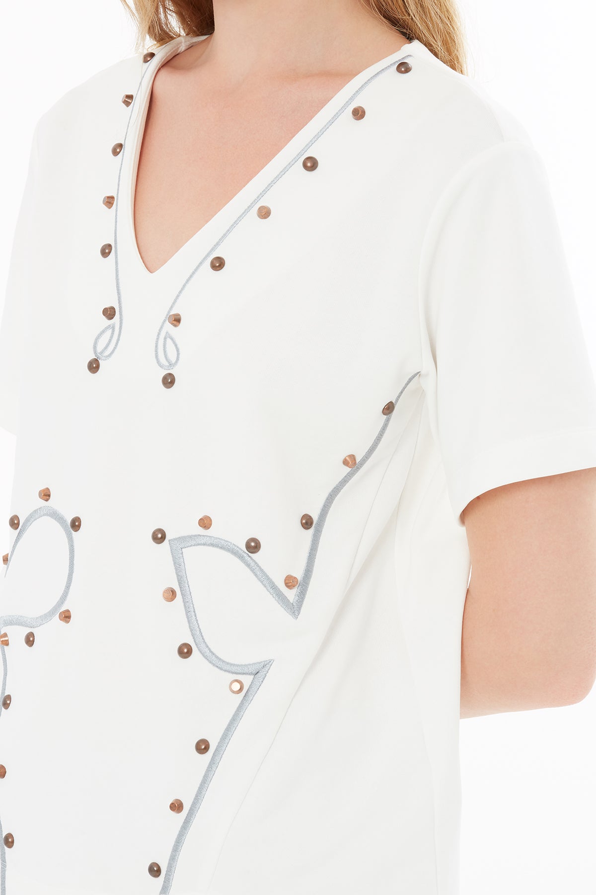 Ecru V-Neck T-Shirt with Embroidered Detail