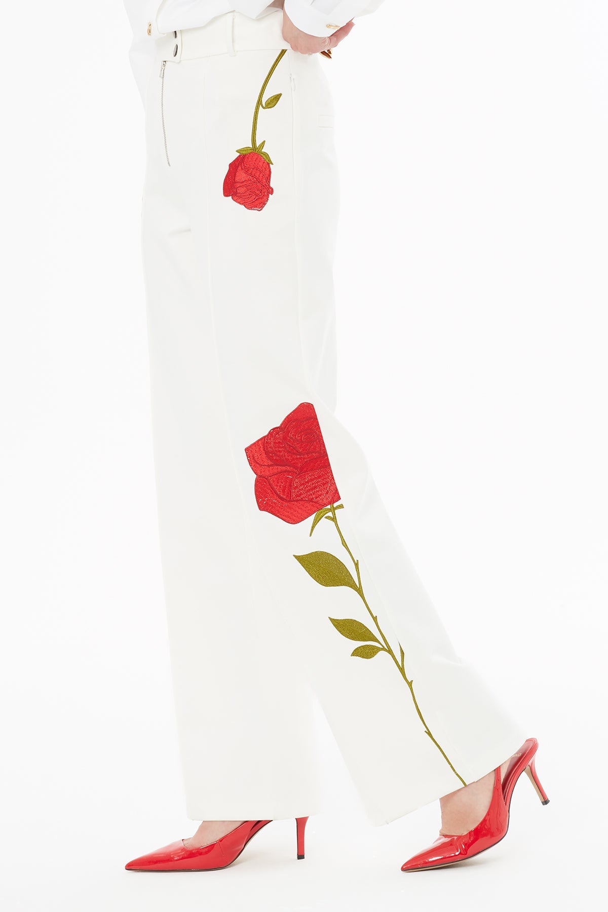White Trousers with Rose Embroidery
