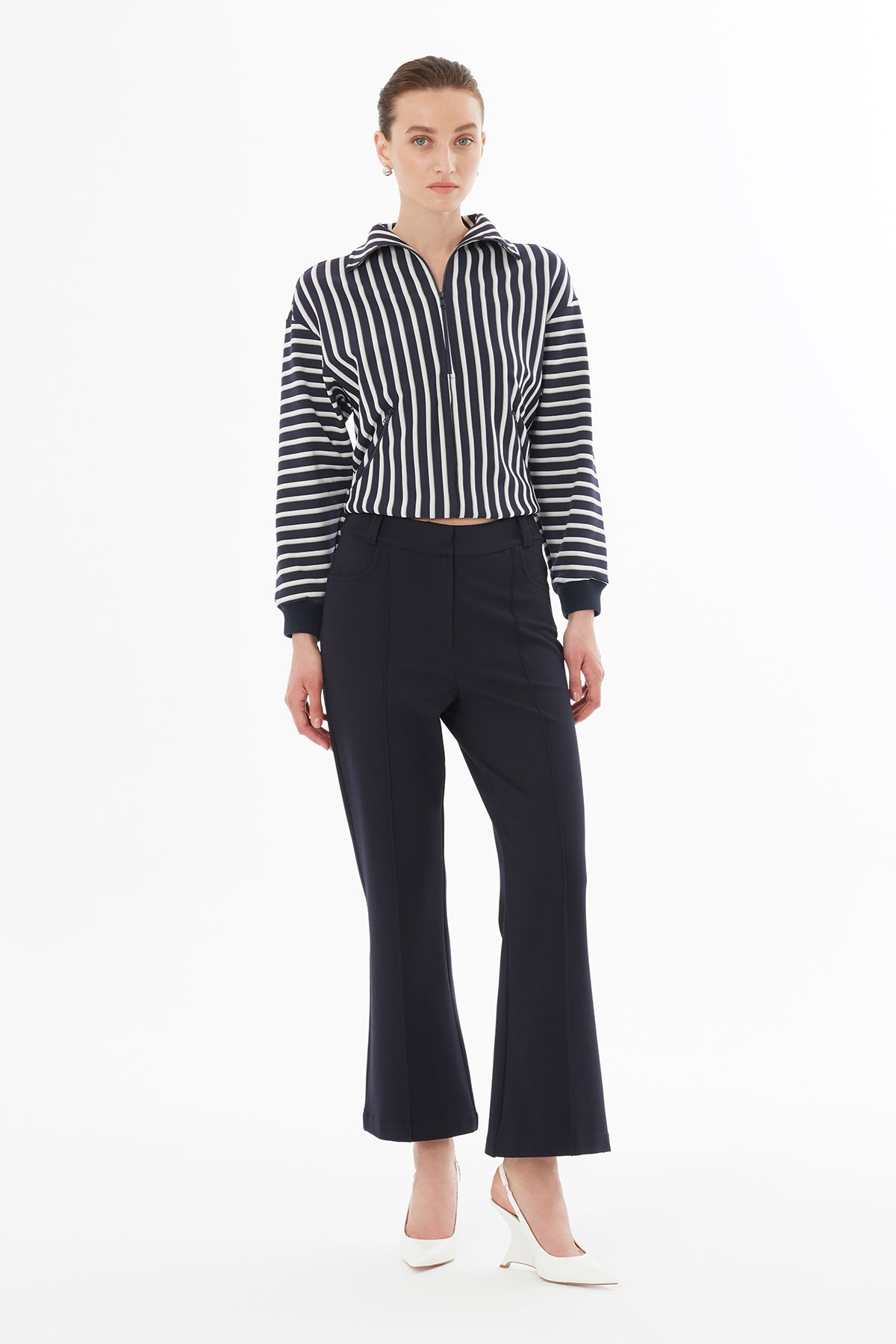 Black Short Wide-Leg Trousers