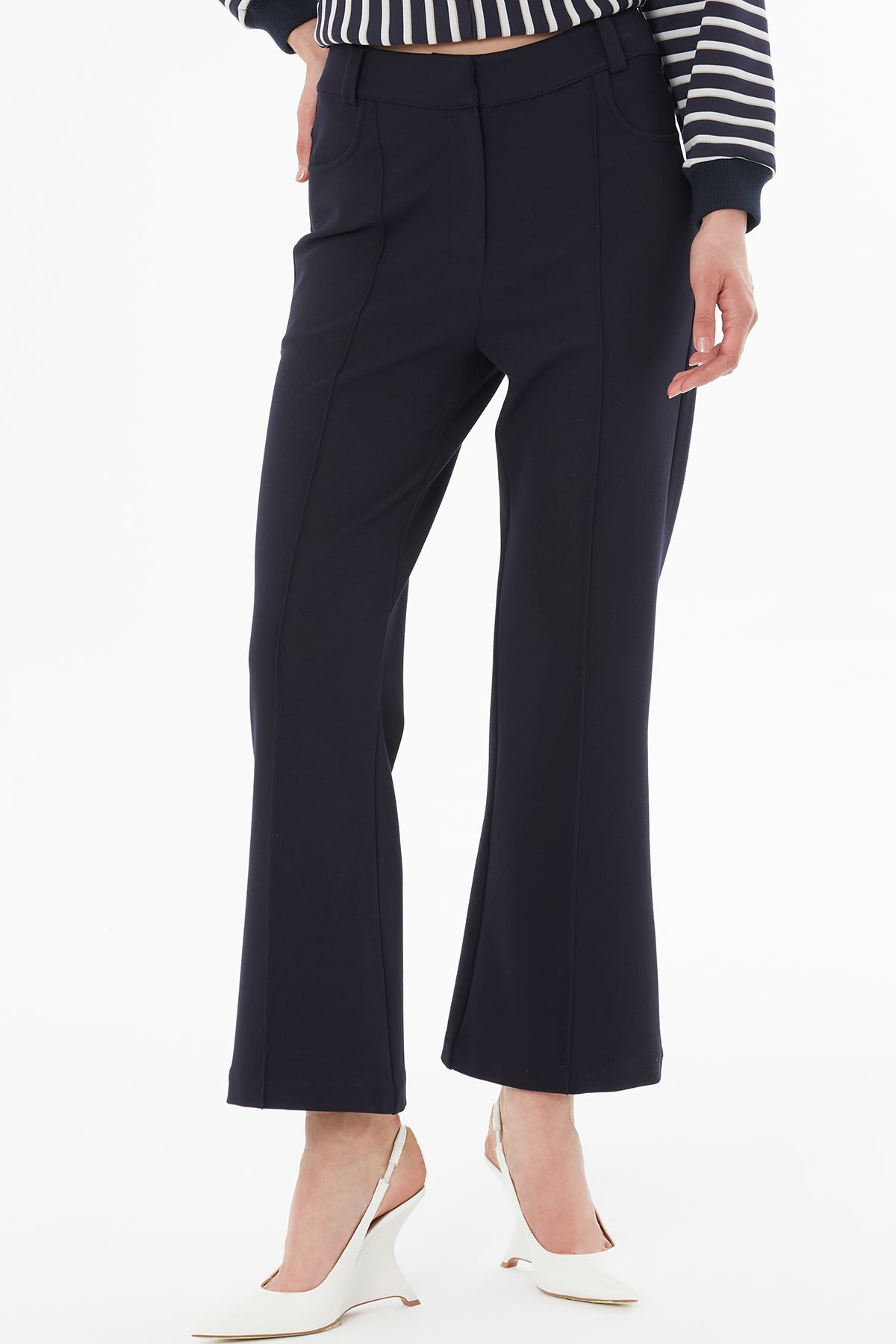 Black Short Wide-Leg Trousers