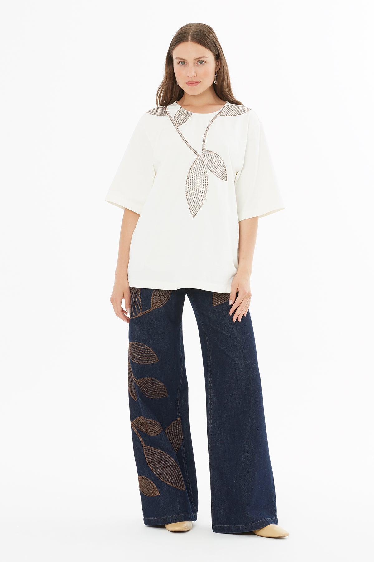 Ecru T-Shirt with Leaf Motif Embroidery