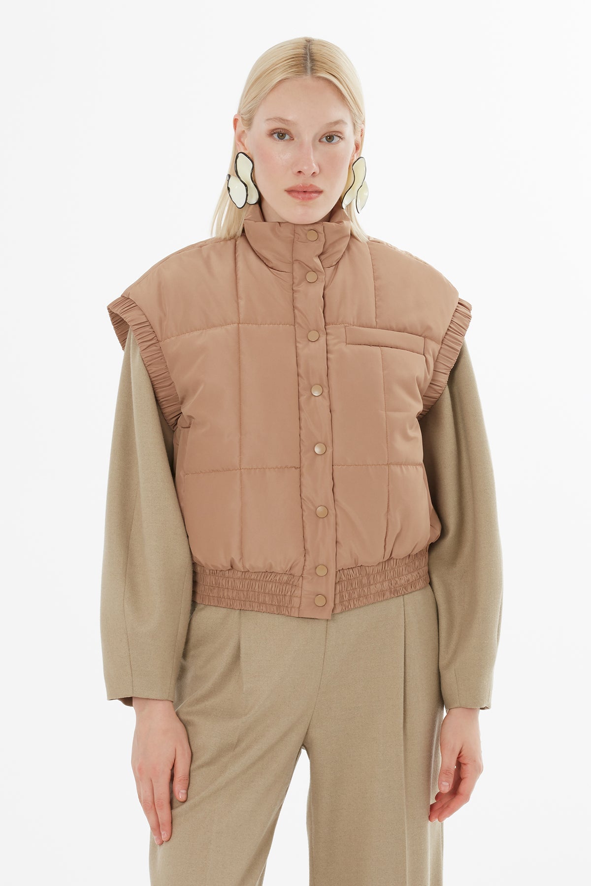 Beige Snap-Fastener Elasticated Puffer Vest