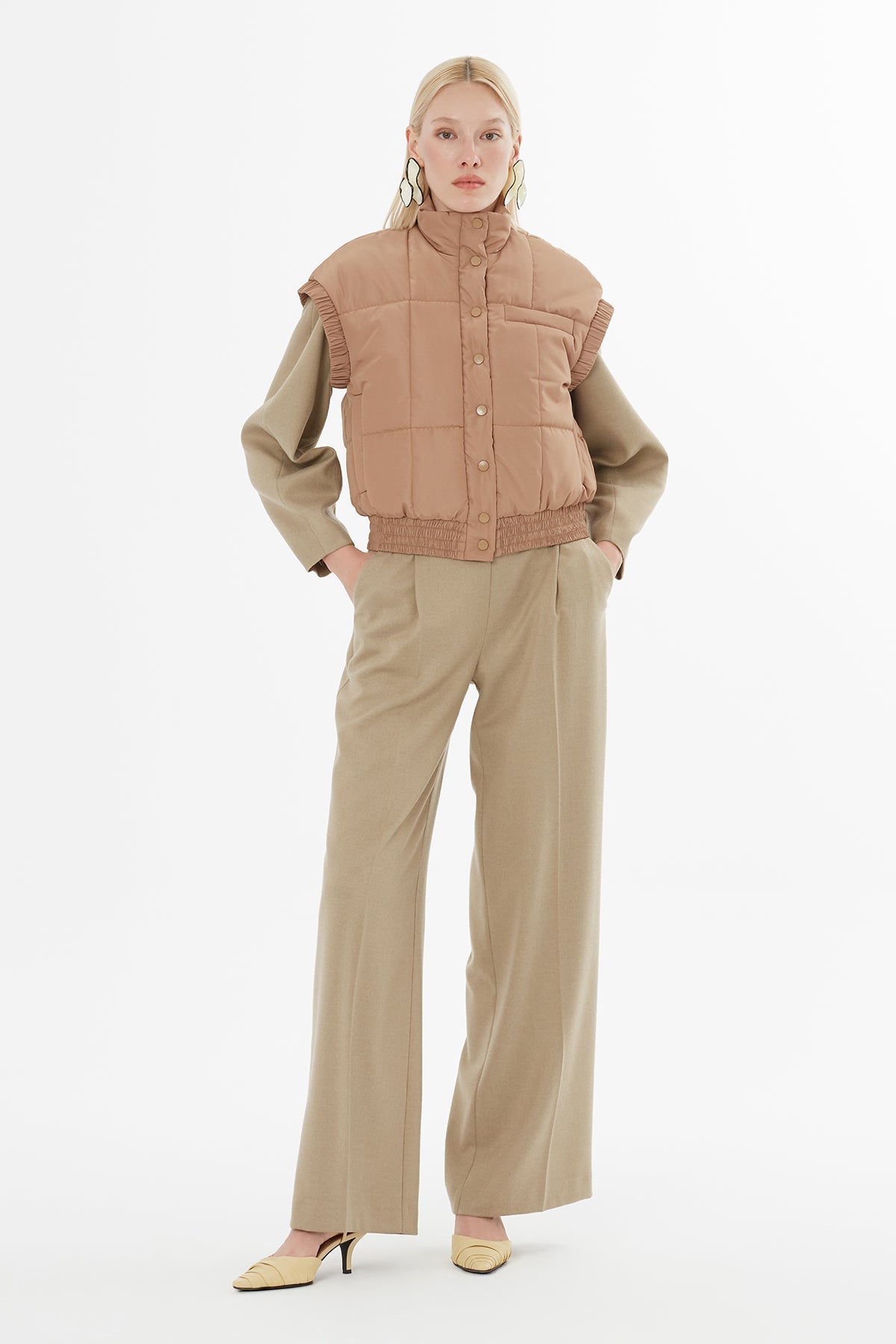 Beige Snap-Fastener Elasticated Puffer Vest