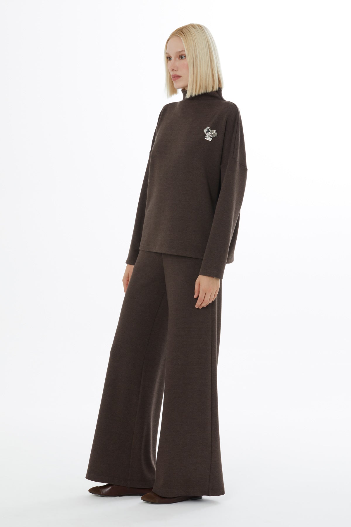 Brooch-Detail Elastic Waist Tracksuit Set