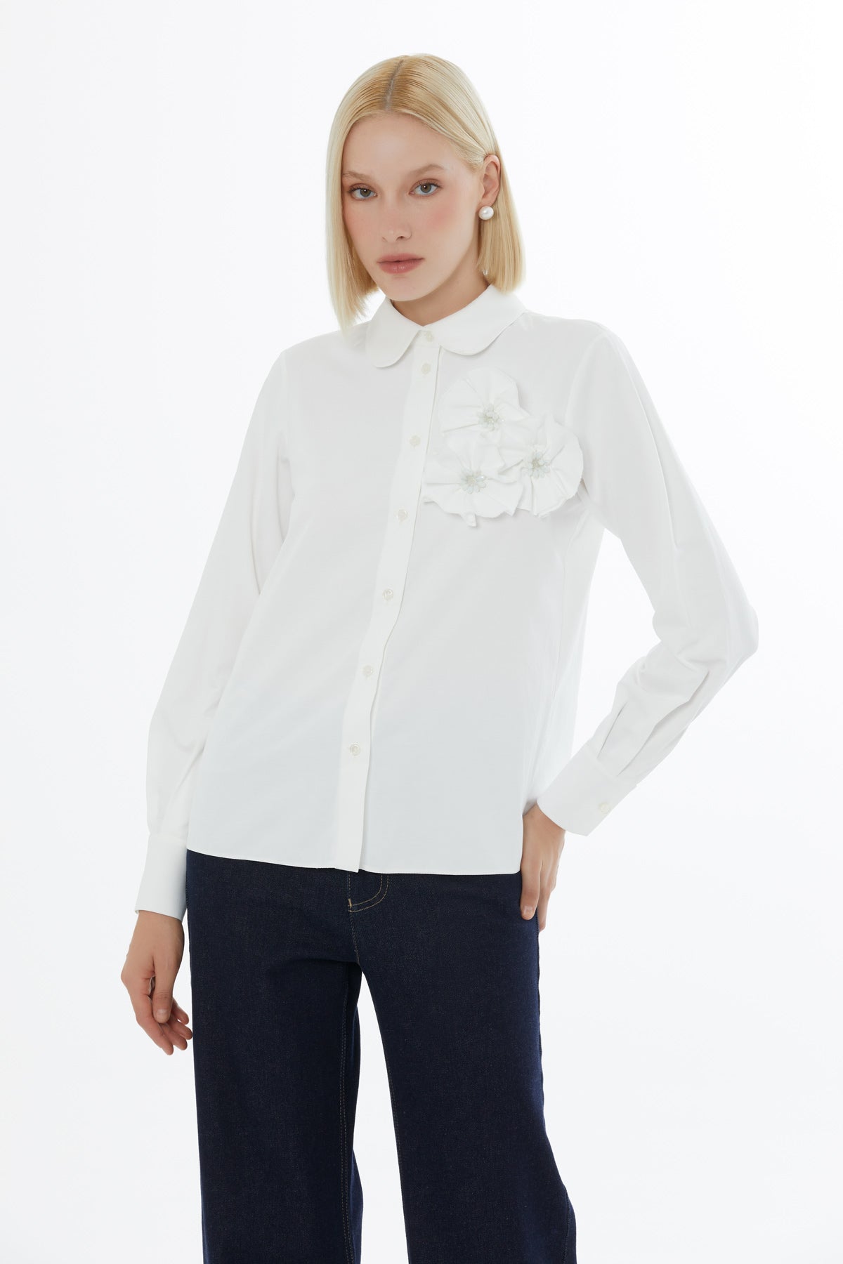 Ecru Rose-Accessory Shirt