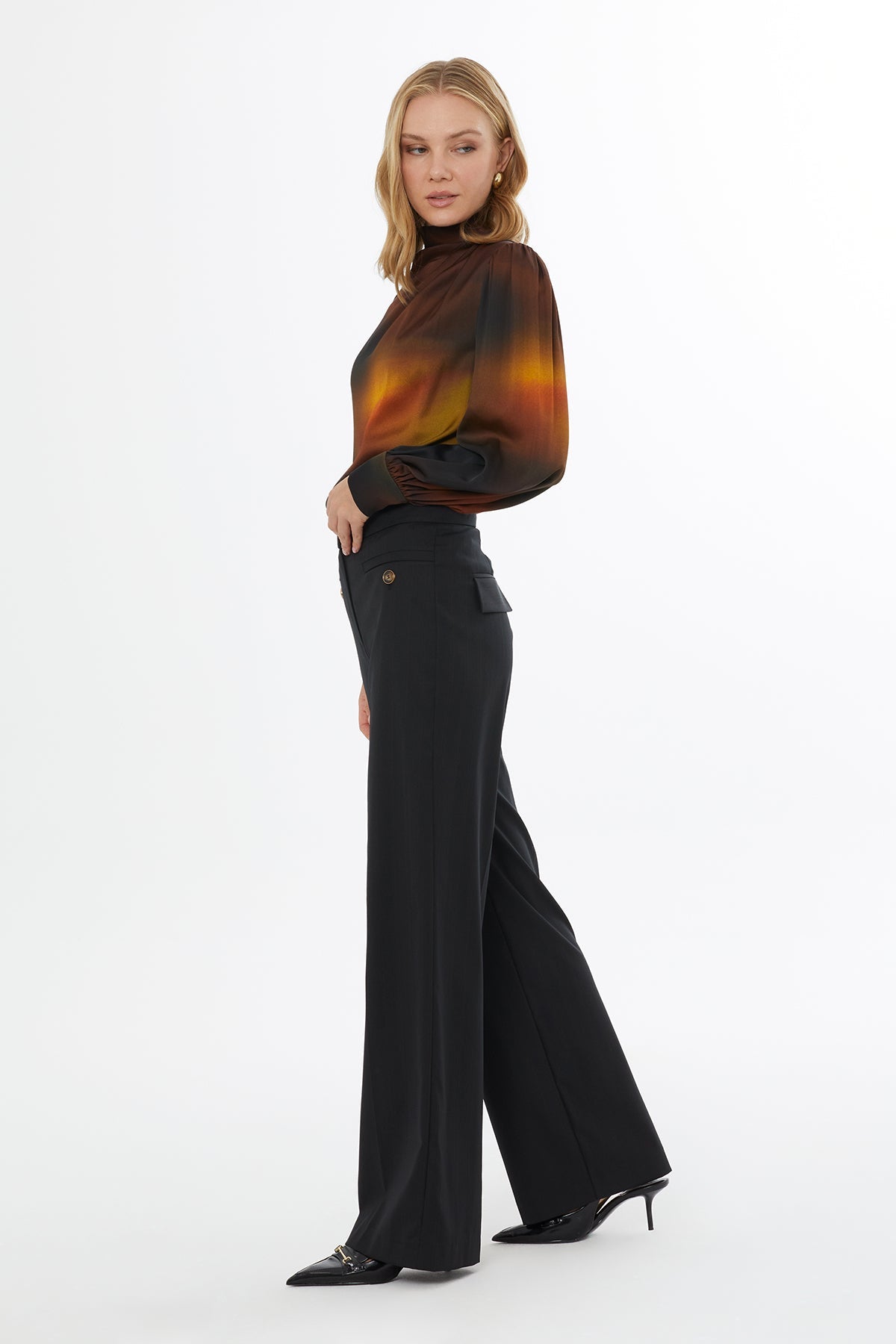 Printed Blouse with Buttoned Sleeves