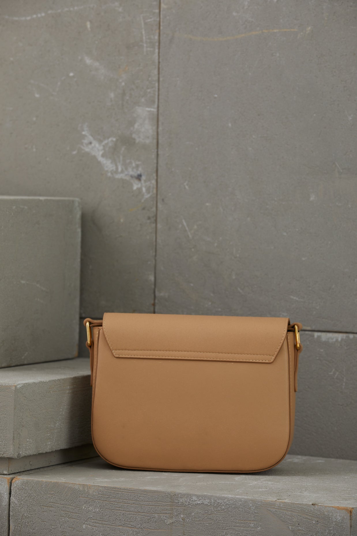 Adjustable Long Hle Snap Closure Leather Bag