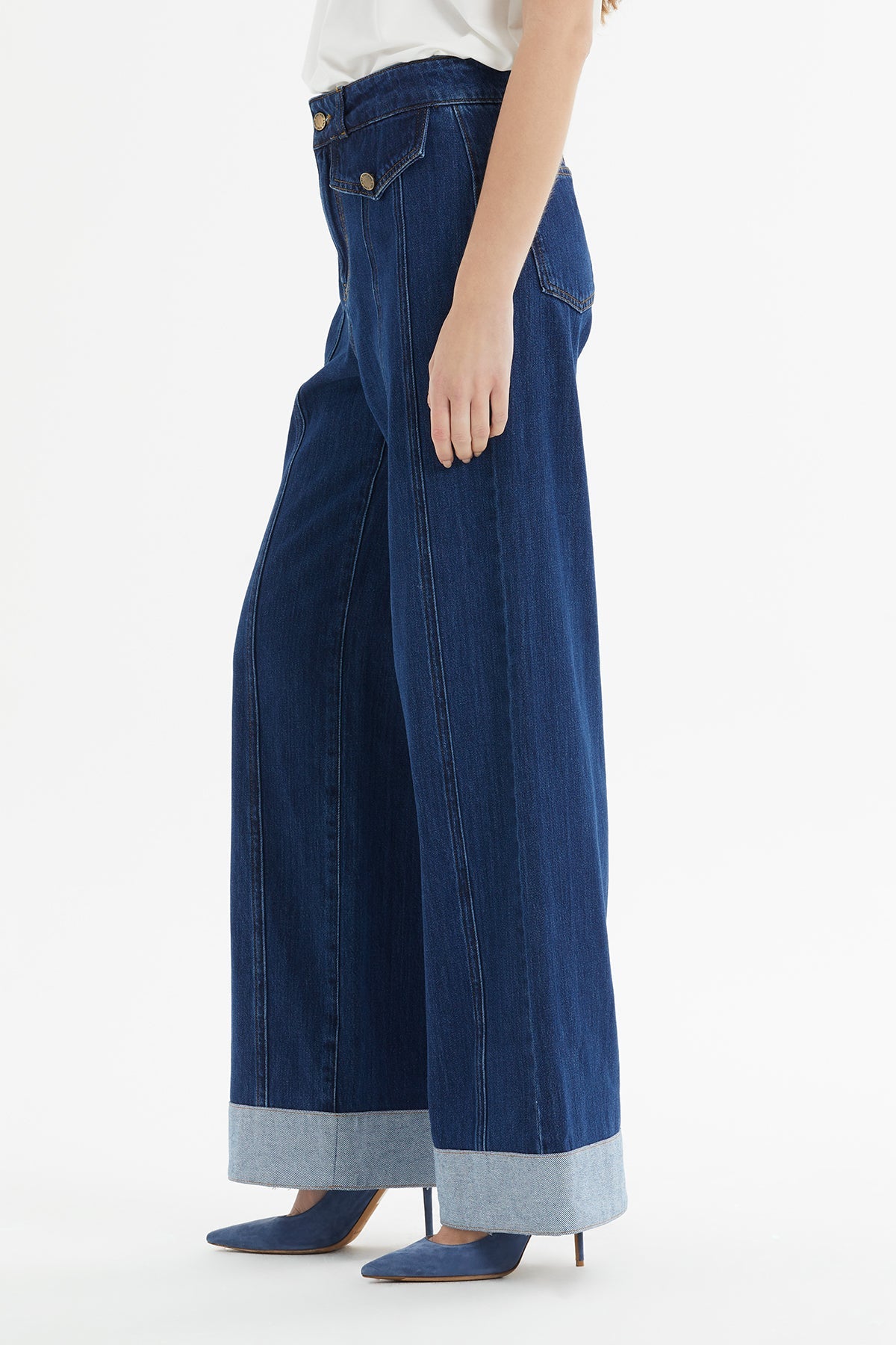 Flap-Pocket Belt-Loop Wide Jeans