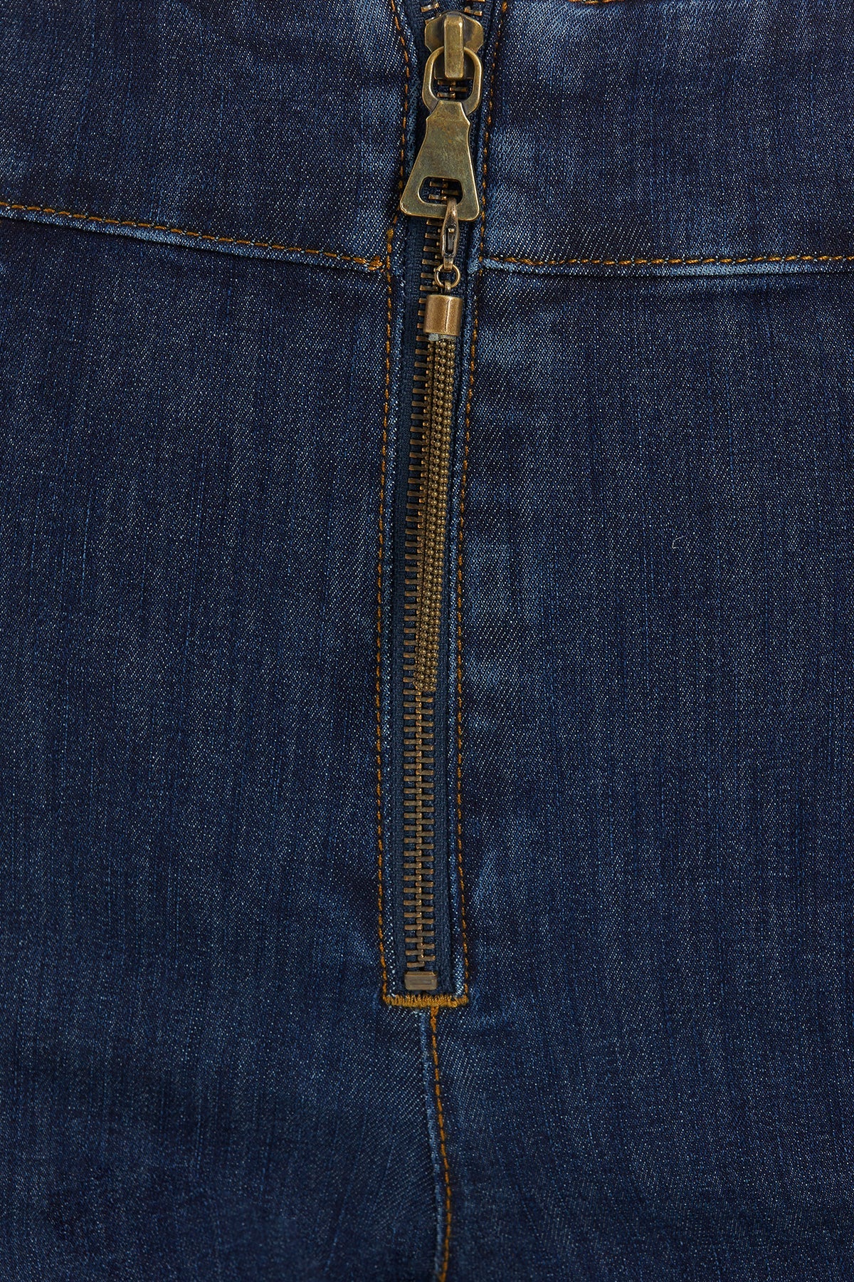 High-Waist Zip Stretch Jeans