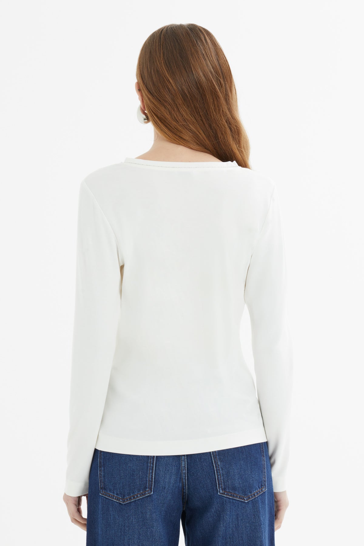 Ecru V-Neck Stripe Accessory Knit Blouse