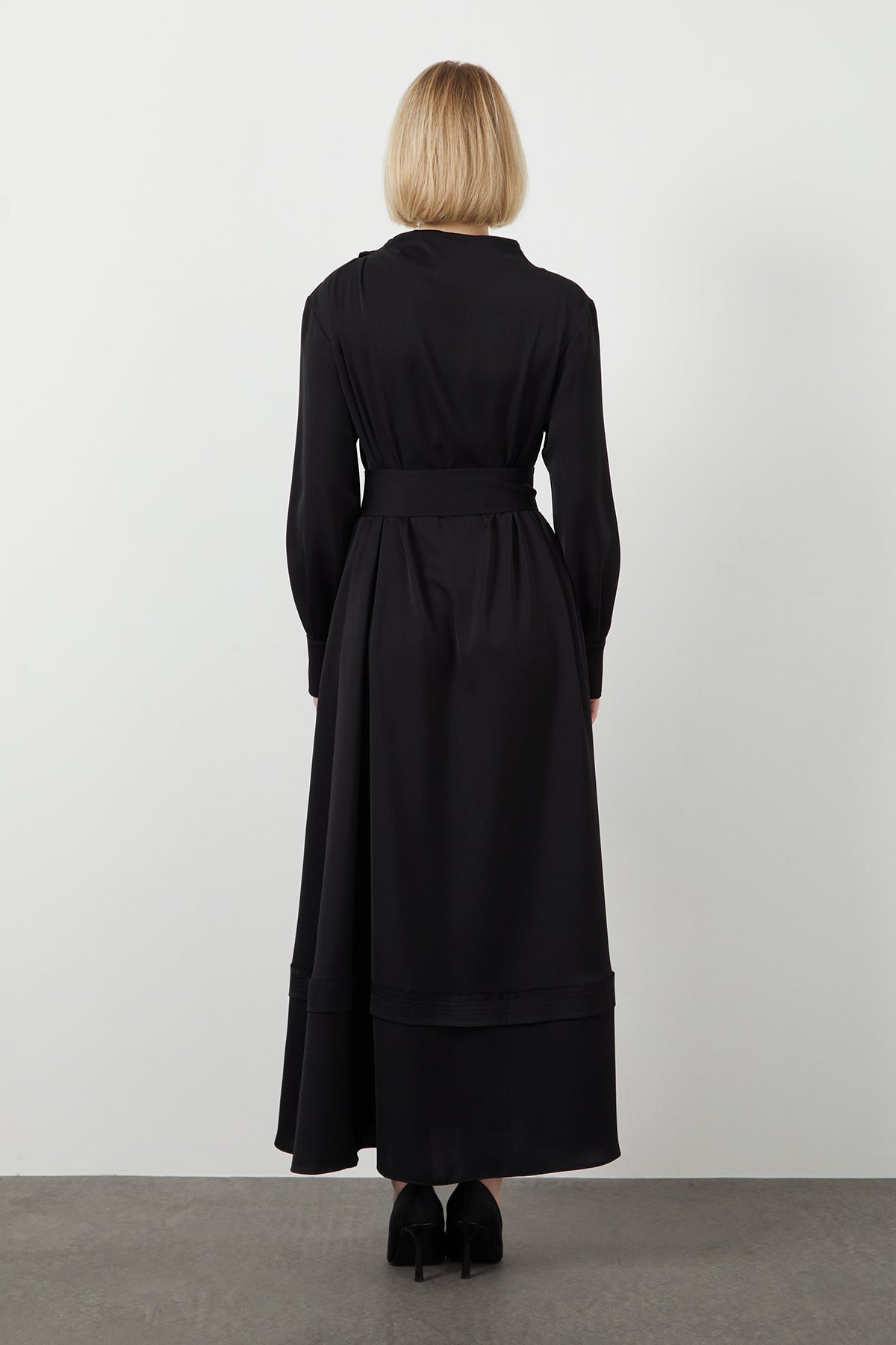 Black Sash-Detail Slit Midi Dress