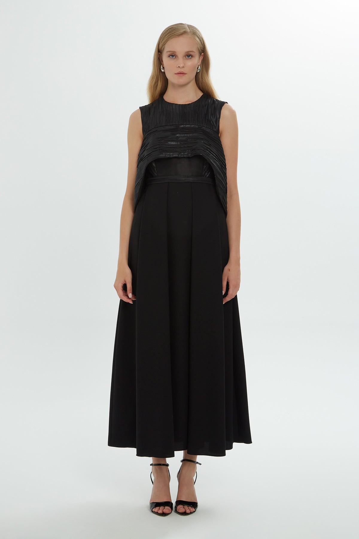 Black Round-Neck Midi Dress