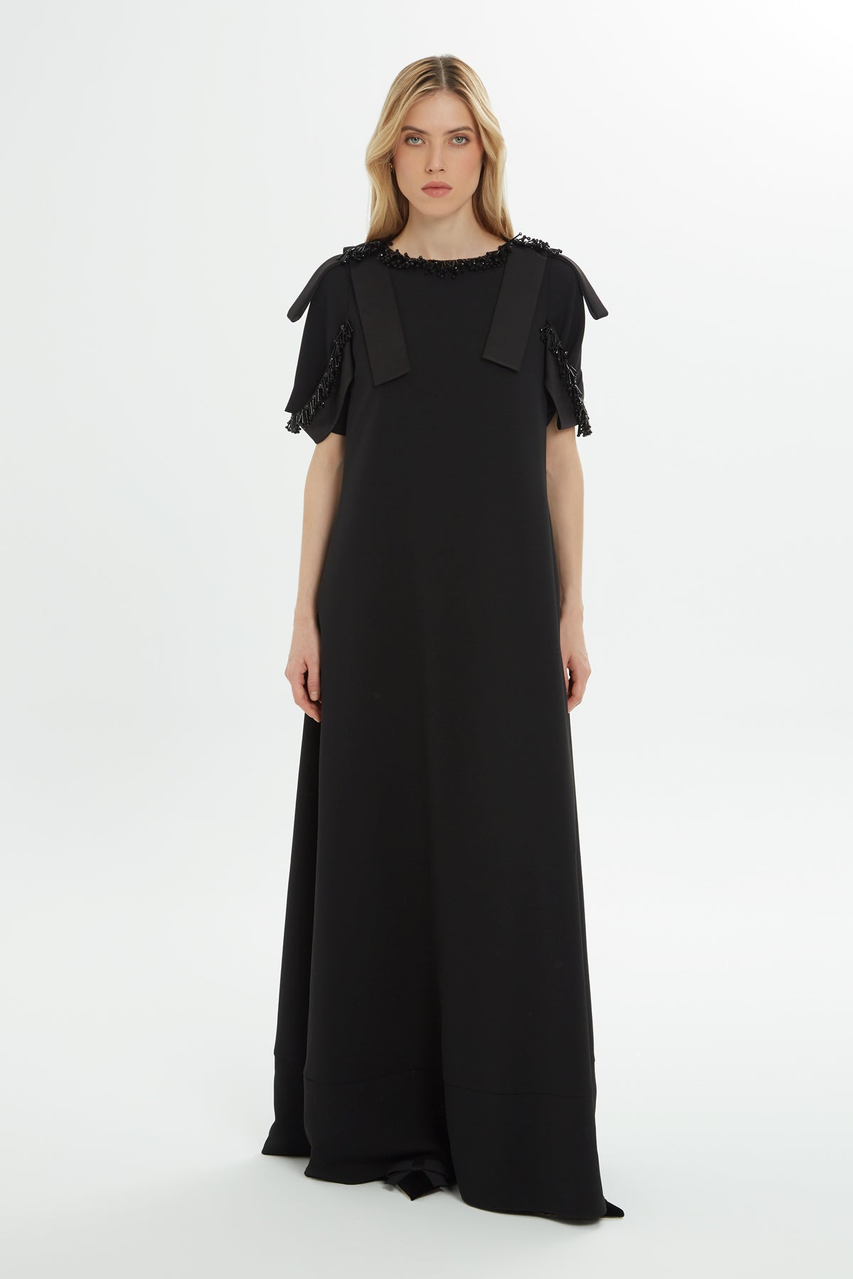 gizia evening dresses Black Embroidered Maxi Dress