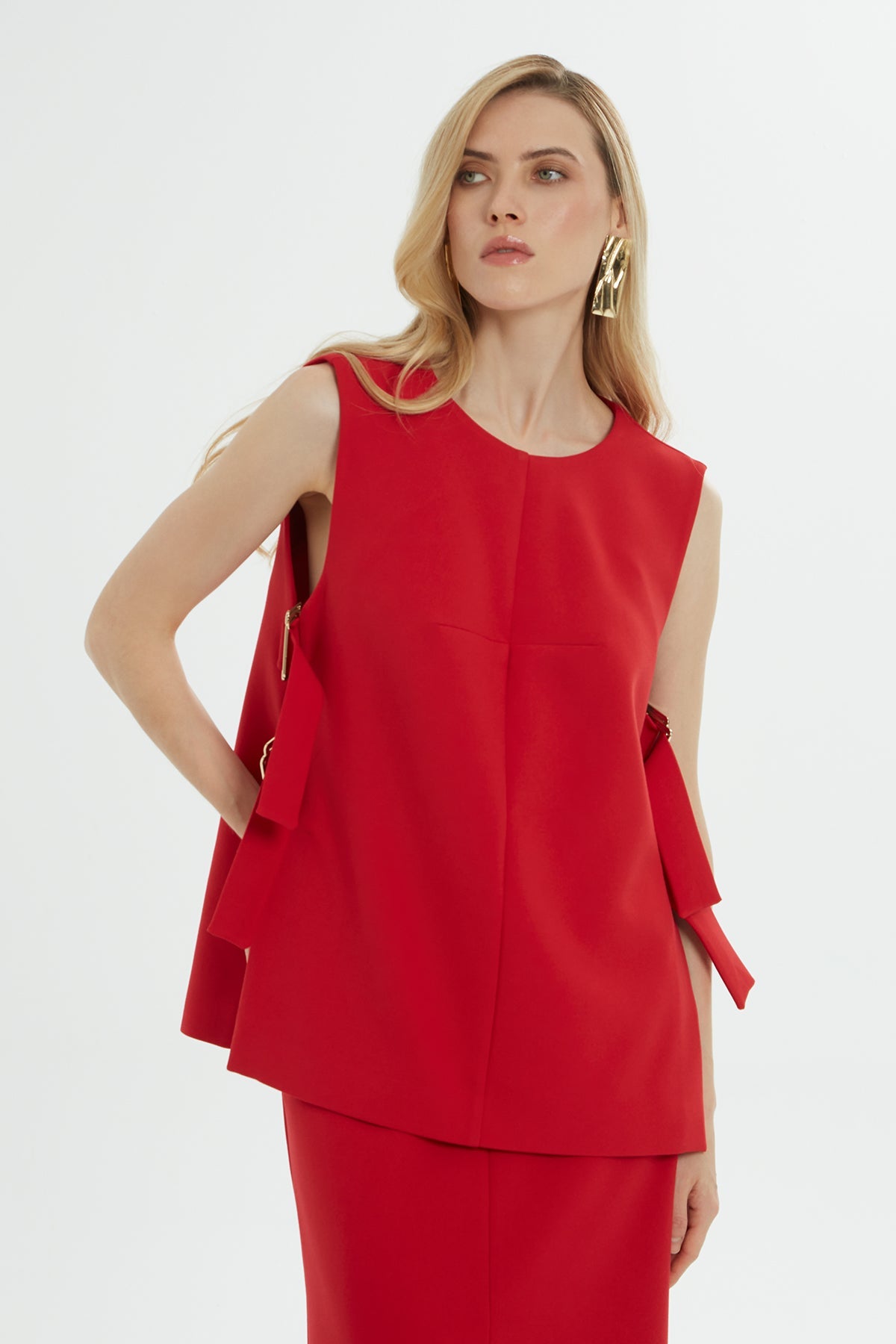 Crew-Neck Sleeveless Vest