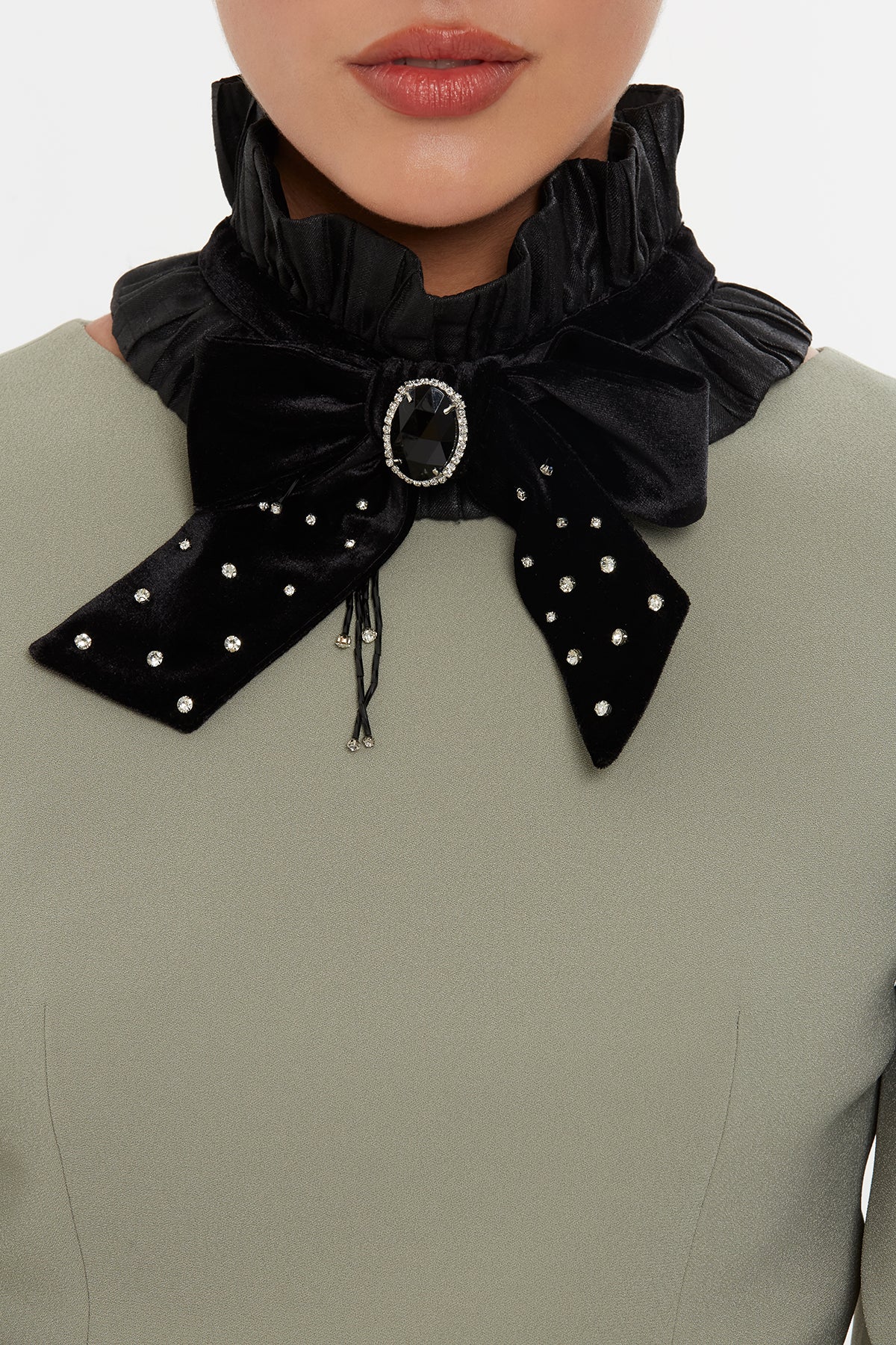 Black Bow Detail Collar