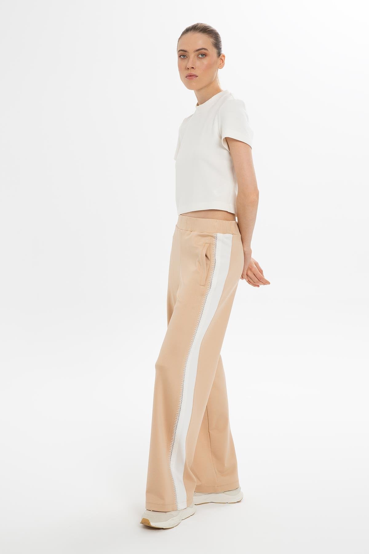 Ecru Crop-Top T-Shirt