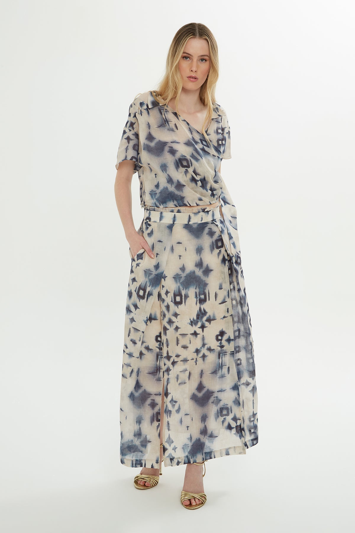 Patterned Slit-Detail Midi Skirt