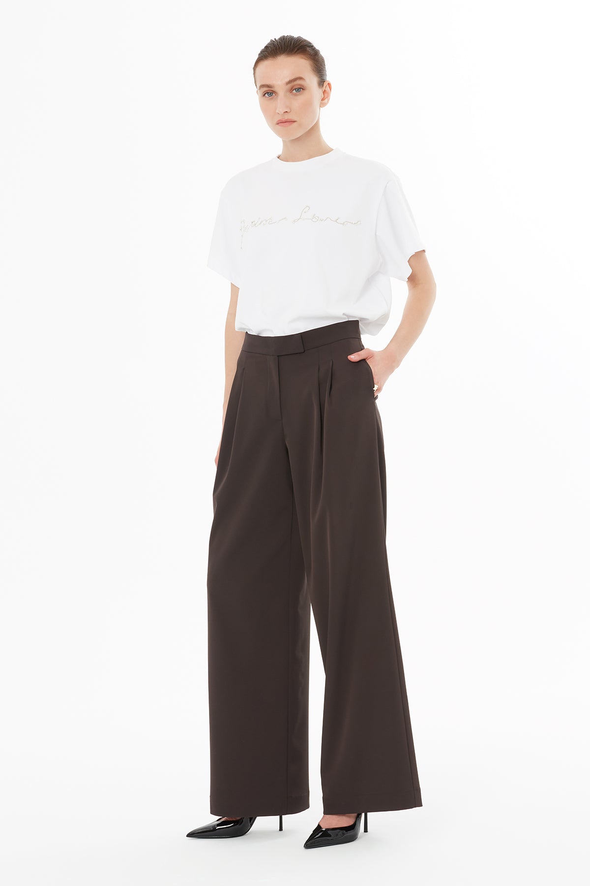 Front Pleated Wide Leg Trousers N