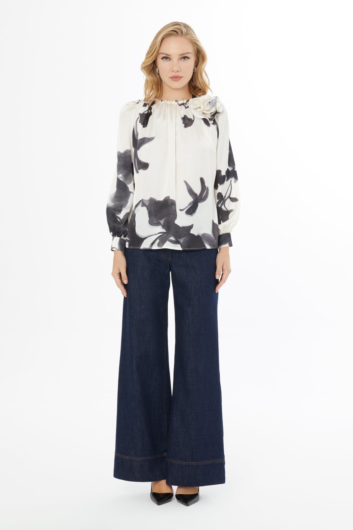 Printed Lace-Up Collar Blouse