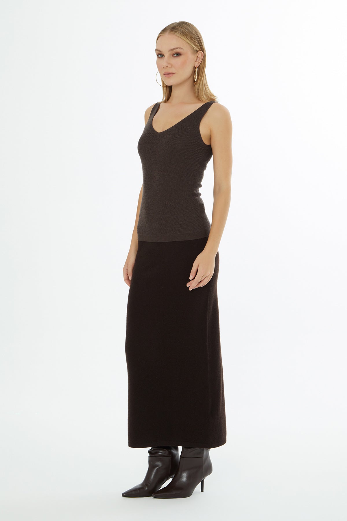 Brown V-Neck Sleeveless Blouse