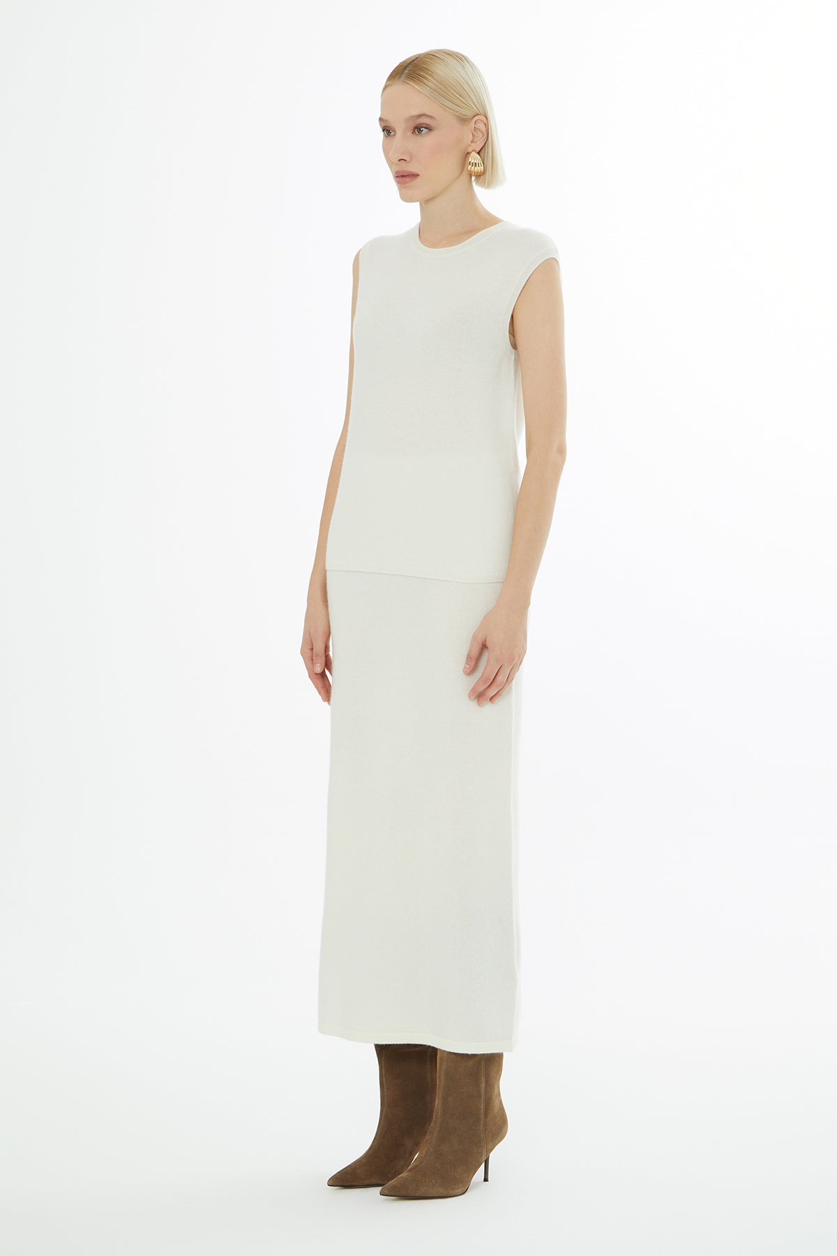 Ecru Sleeveless Round-Neck Blous