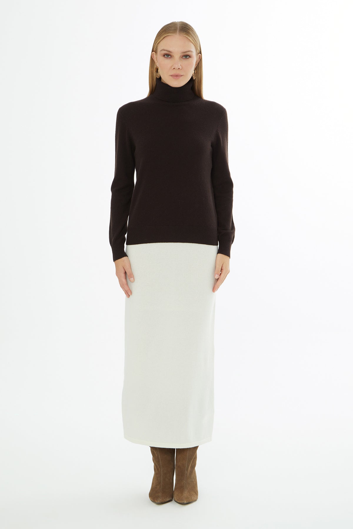 Brown Turtleneck Knit Blouse