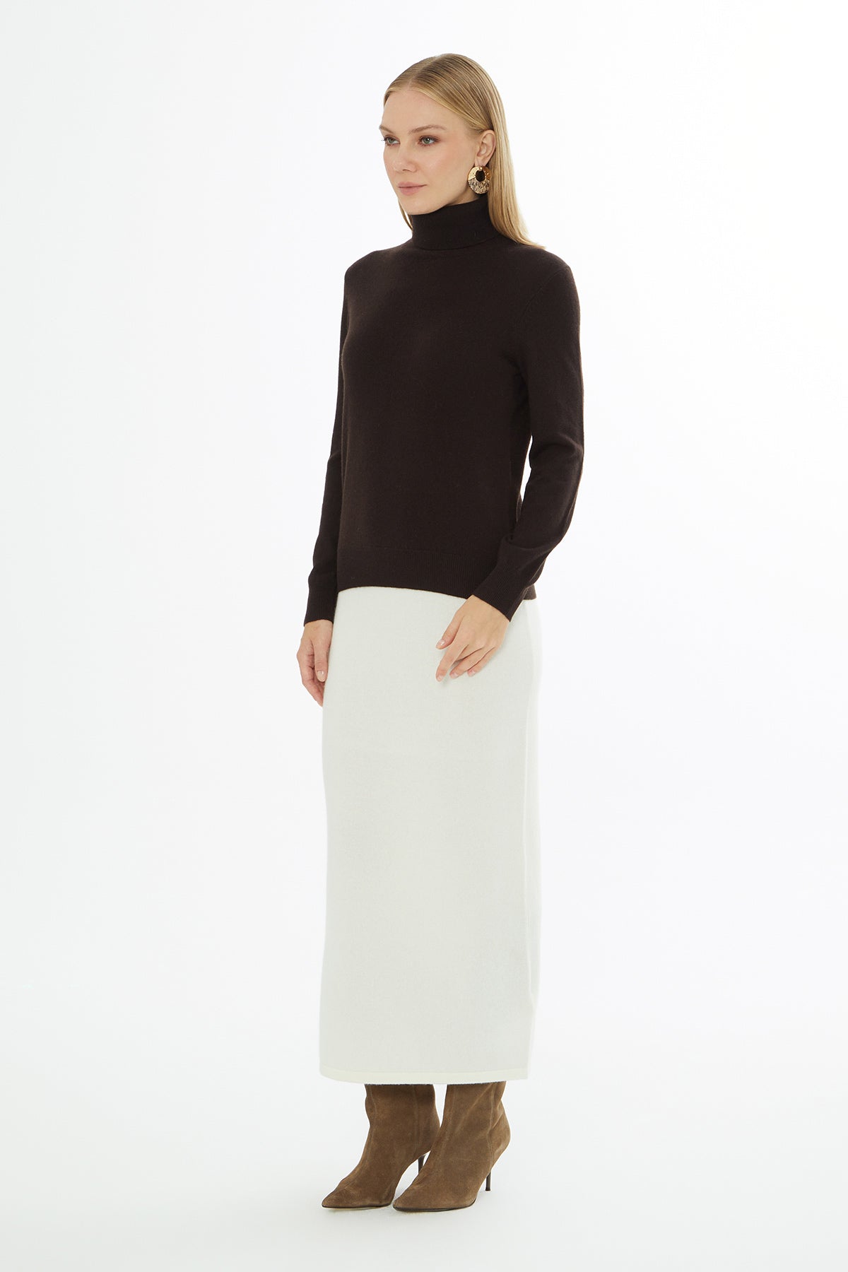 Brown Turtleneck Knit Blouse