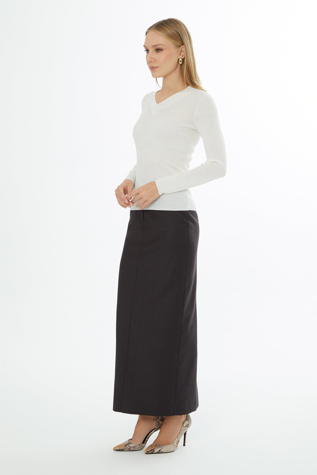 Ecru V-Neck Long-Sleeved Blouse