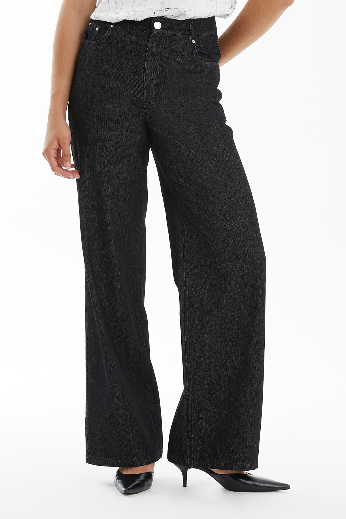 Black Wide-Cut Jeans