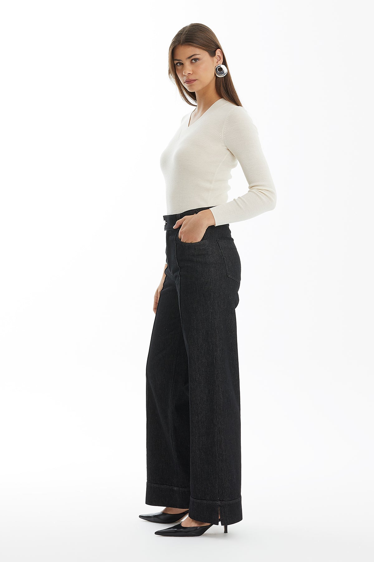 Black Relaxed-Fit Jeans