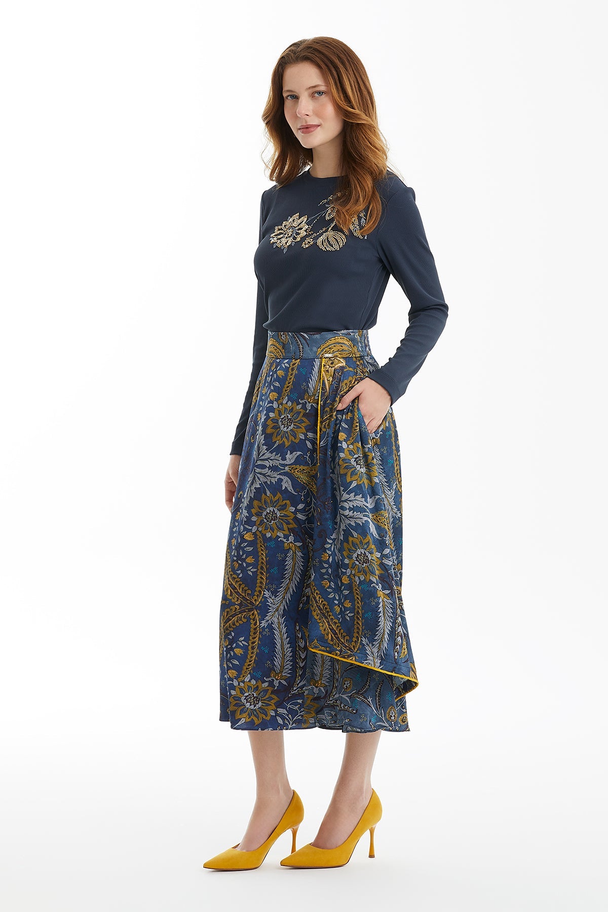 Piped Detail Patterned Skirt
