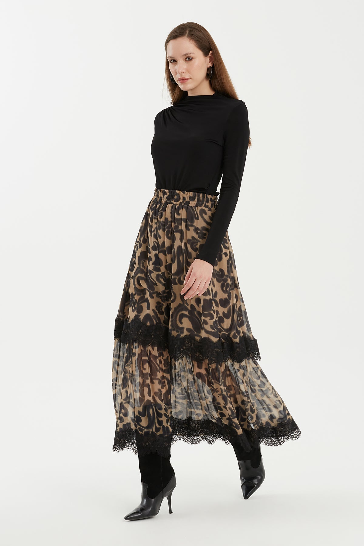Leopard Print Skirt with Lace Detail