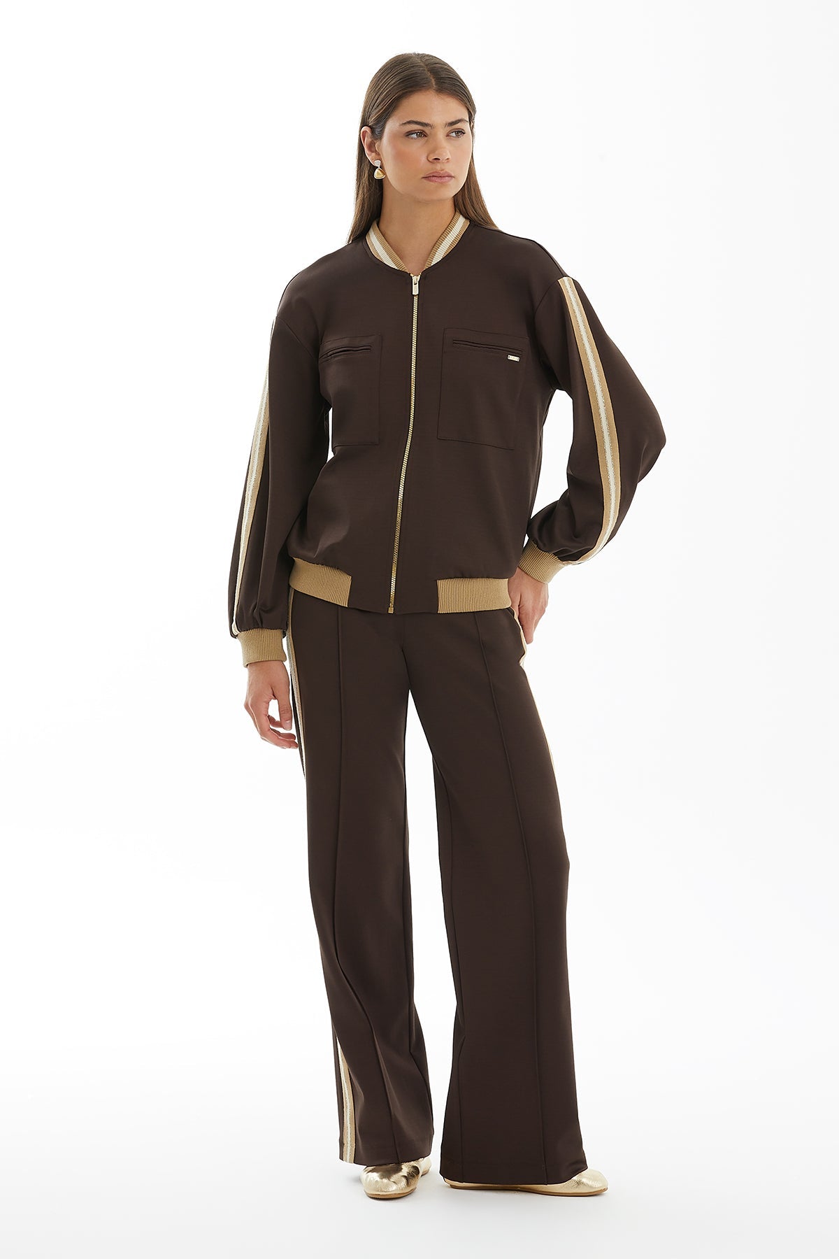 Brown Zip-Up Knit Jacket with Ribbed Detail