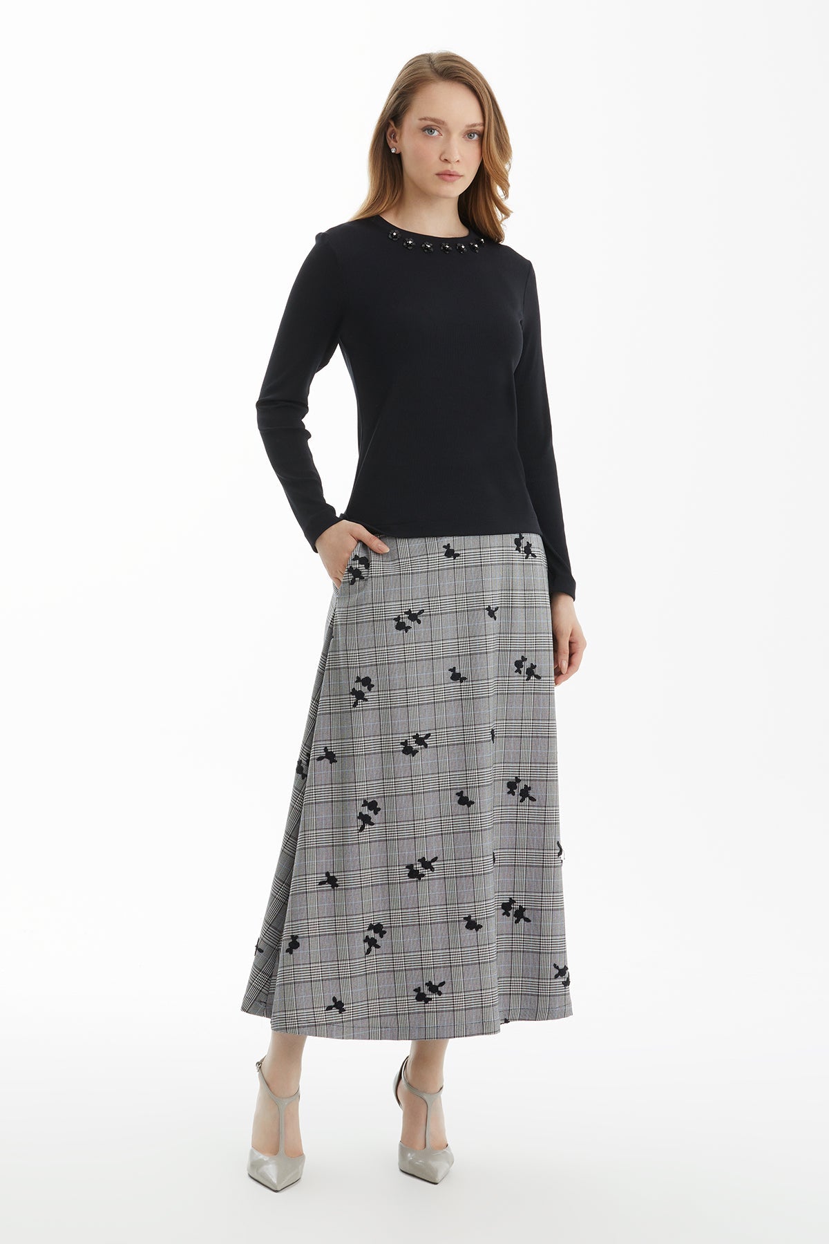 Black Hand Embroidered Collar Blouse