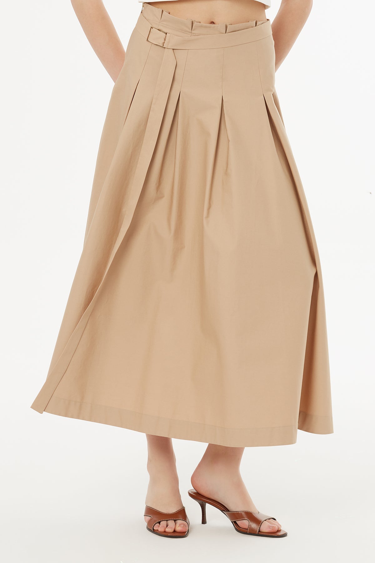 Beige Side Zip Pleated Skirt