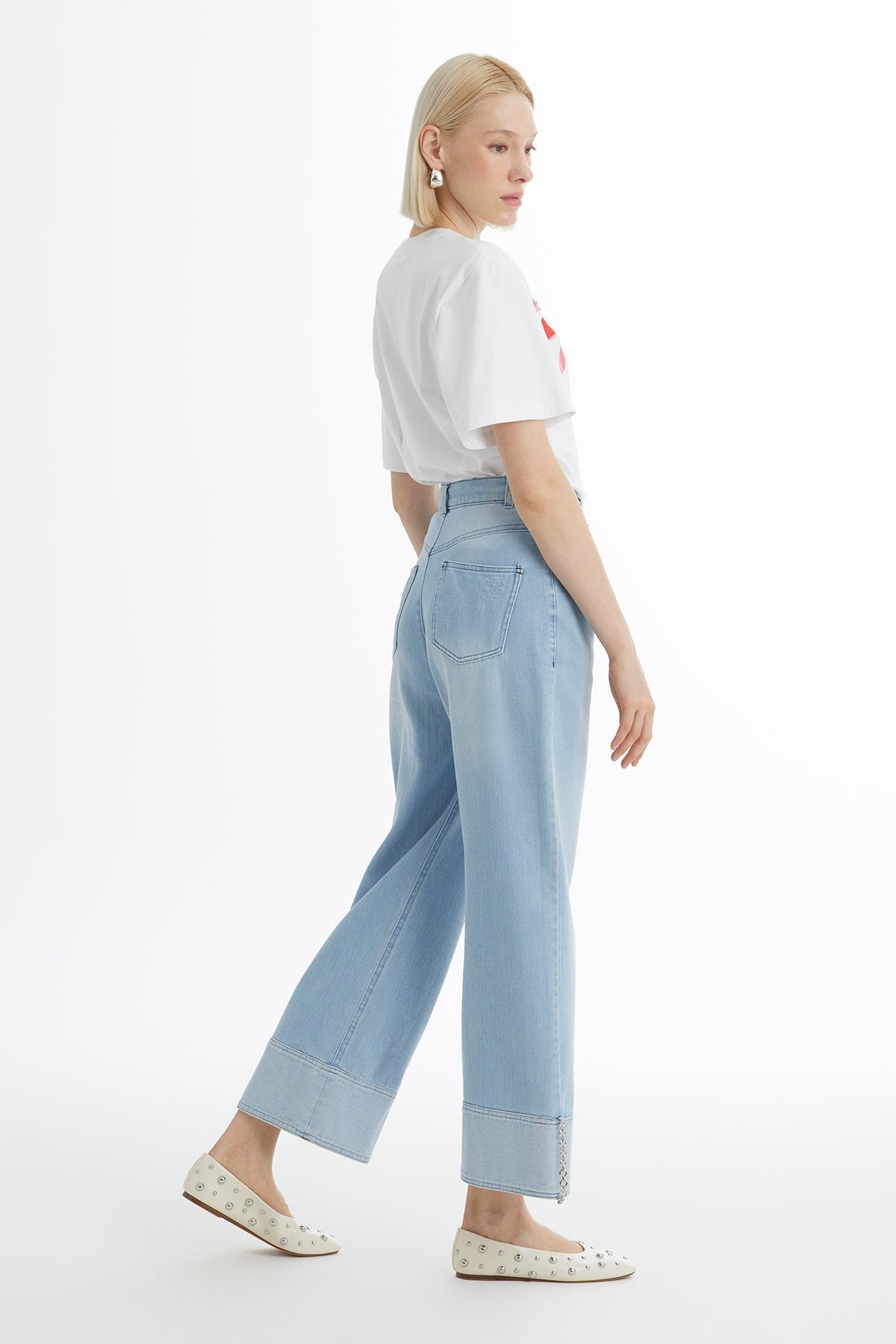 Embroidered Detail Jeans