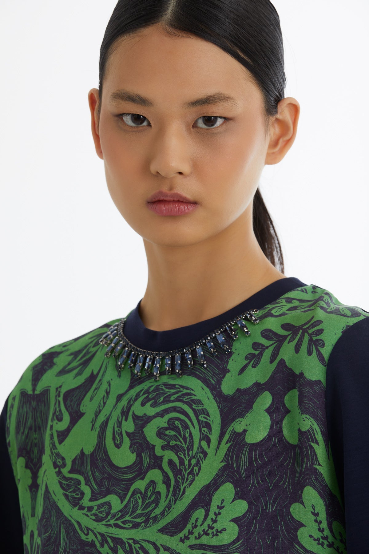 Green Necklace-Detail Printed T-Shirt