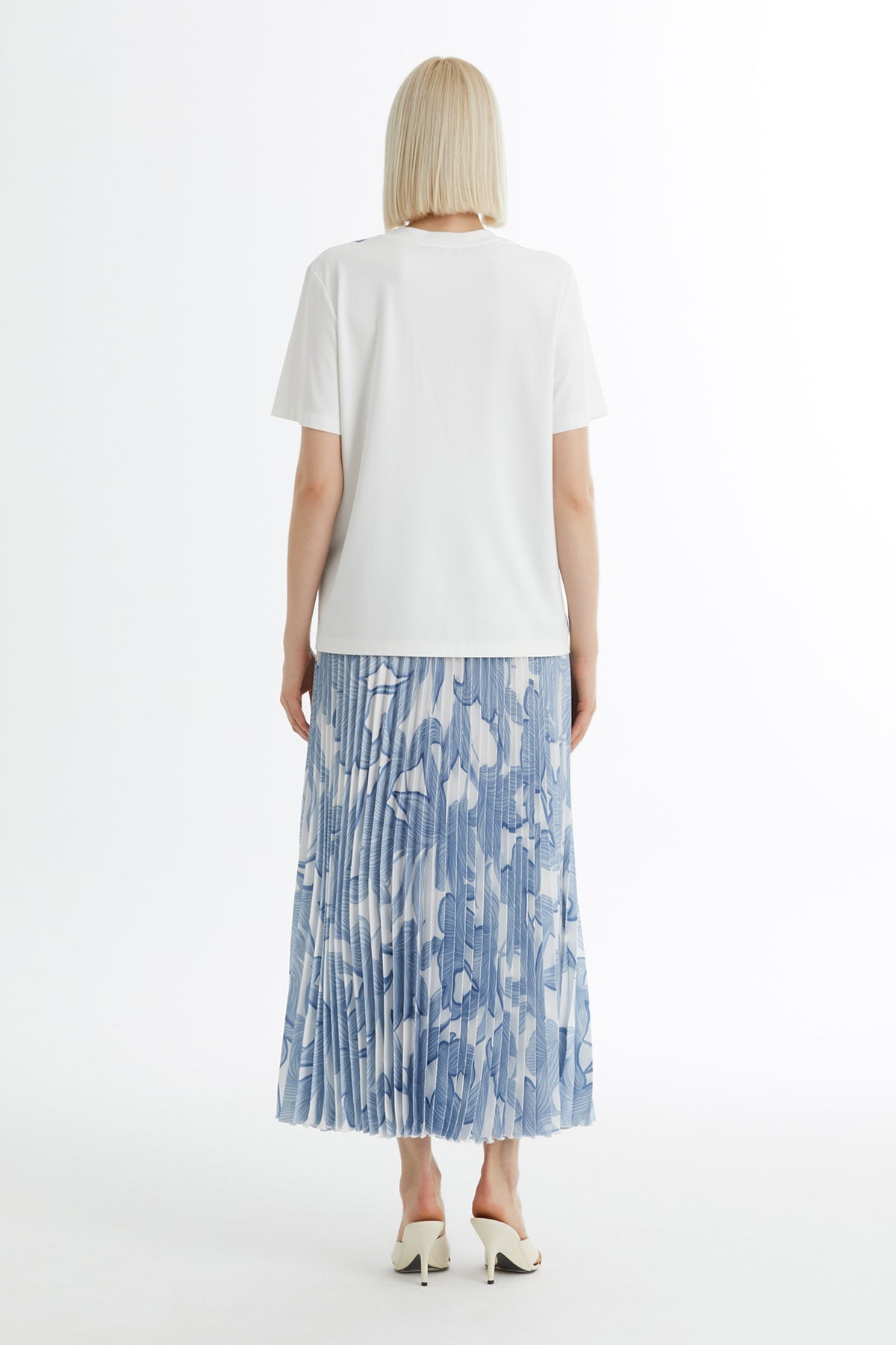 Blue Necklace-Detail Printed T-Shirt