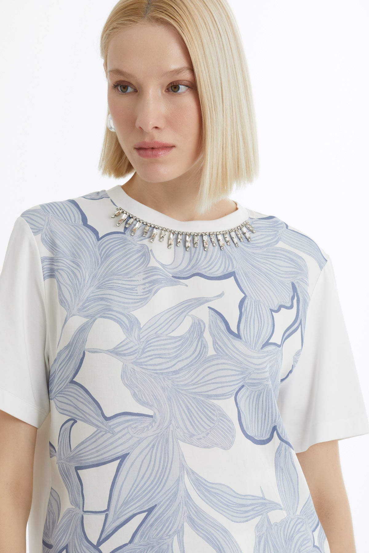 Blue Necklace-Detail Printed T-Shirt