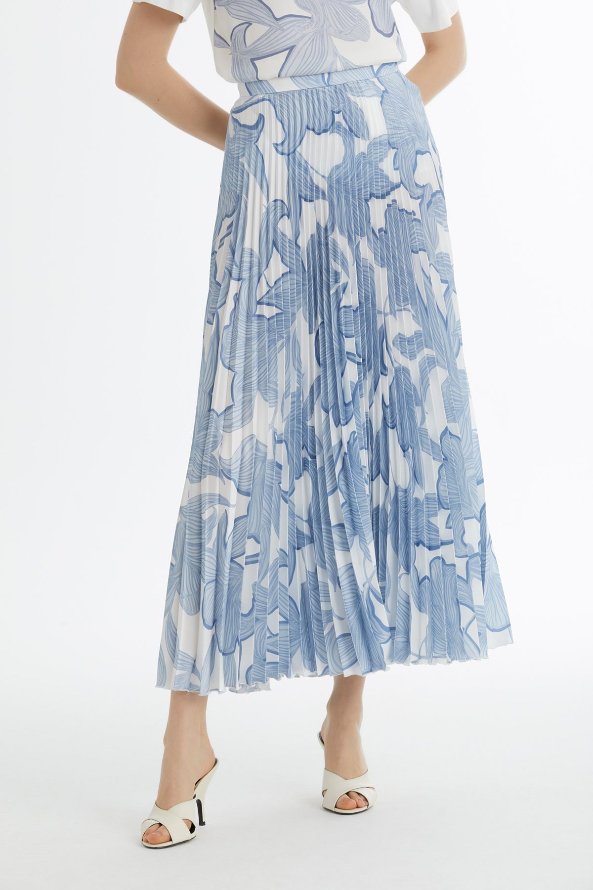 Blue Pleated Patterned Skirt