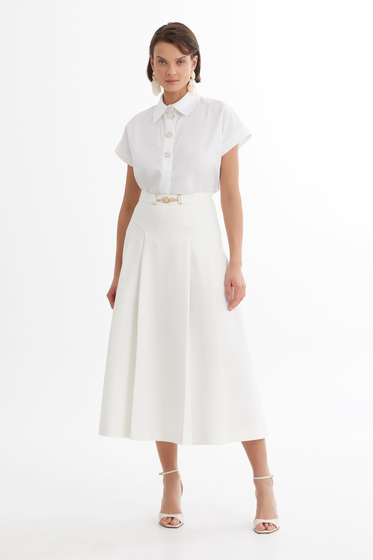 Ecru Pleated Skirt with Chain Accessory