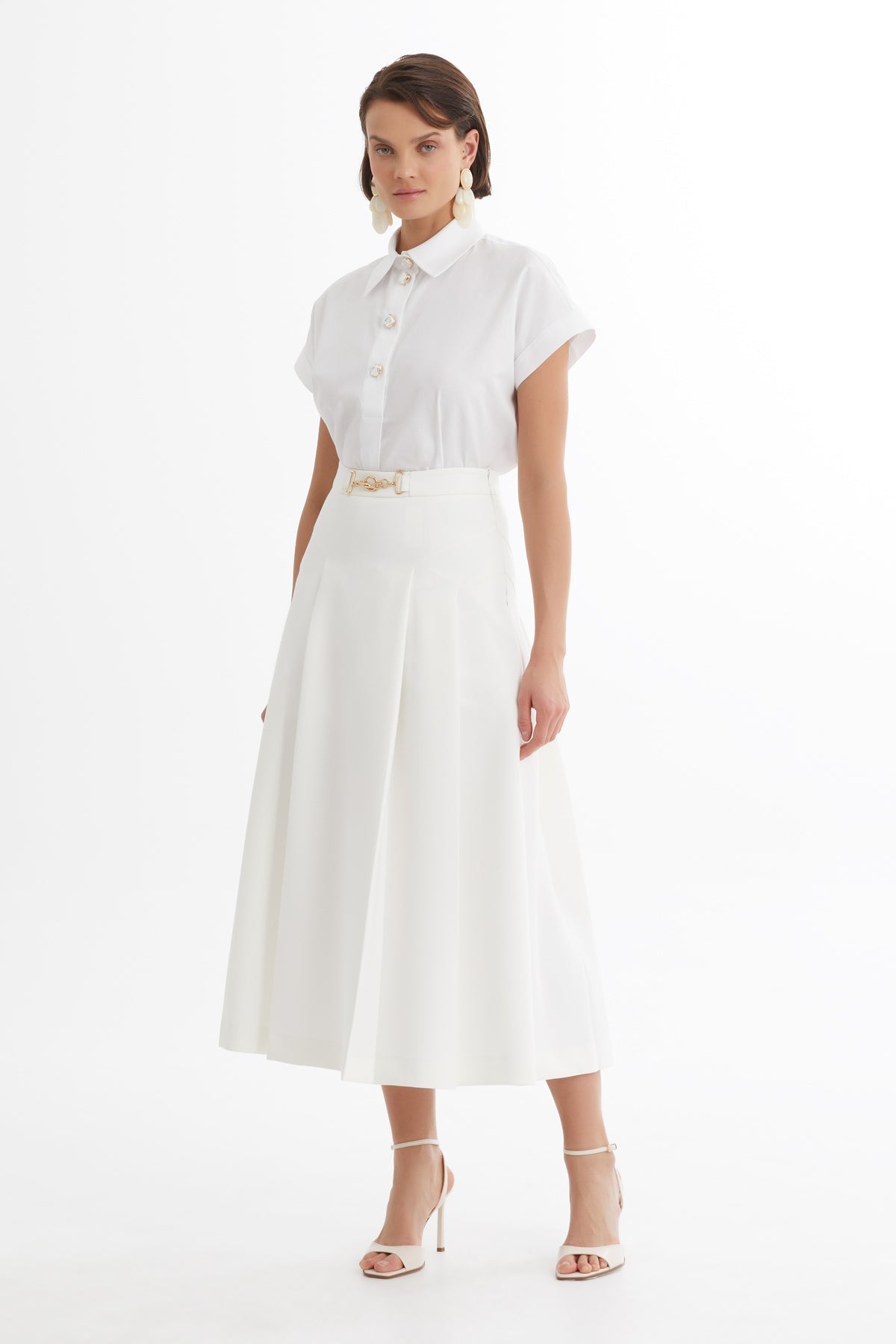 Ecru Pleated Skirt with Chain Accessory