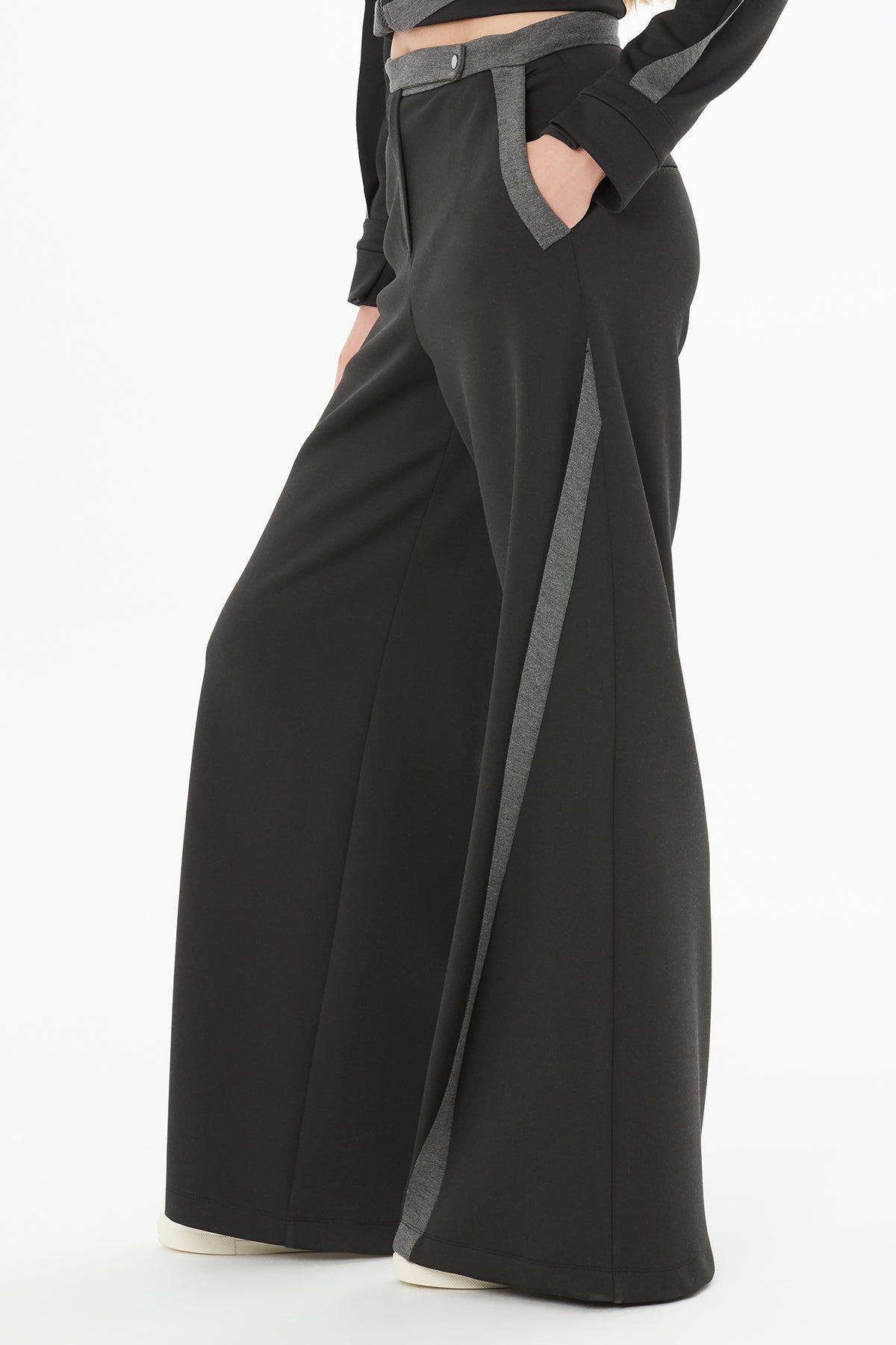 Black Wide-Leg Sweatpants