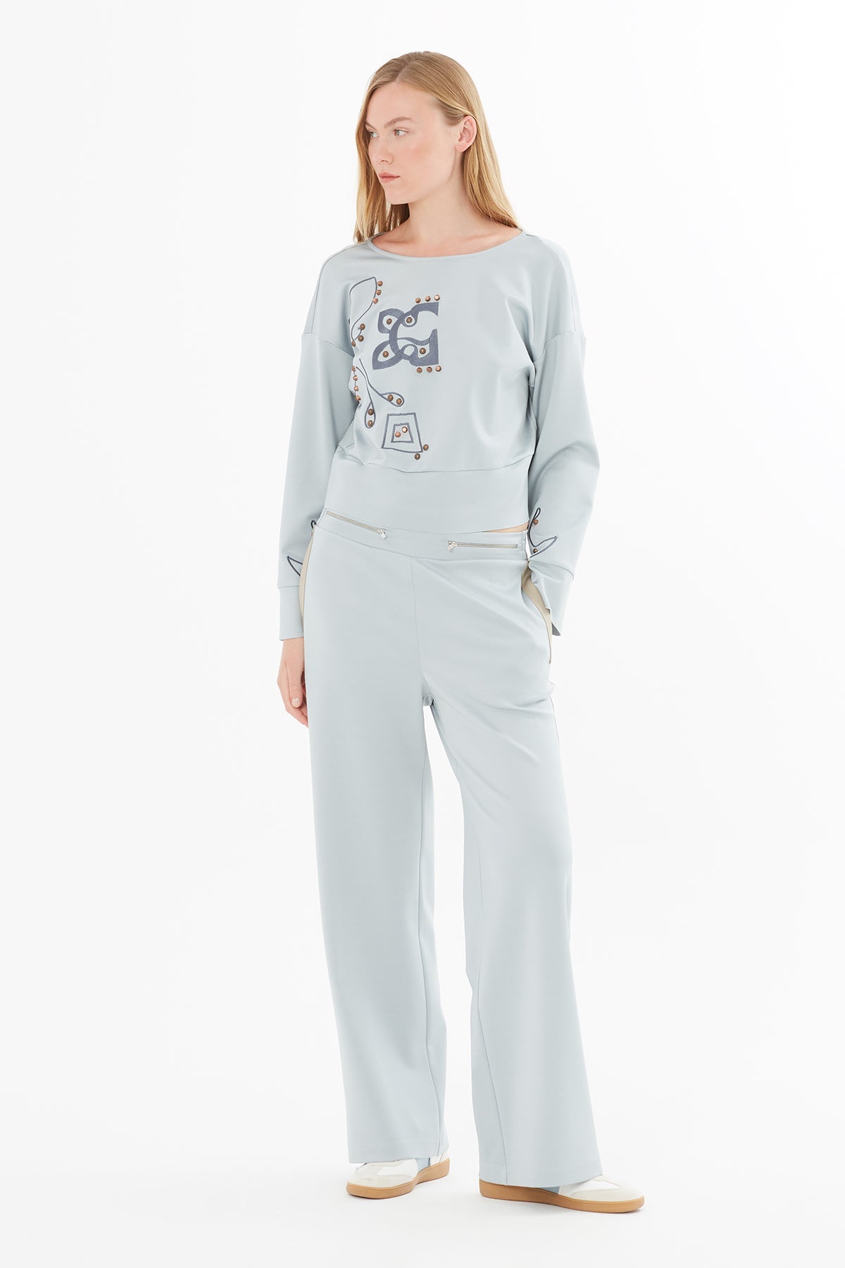 Grey Wide-Leg Pocketed Sweatpants