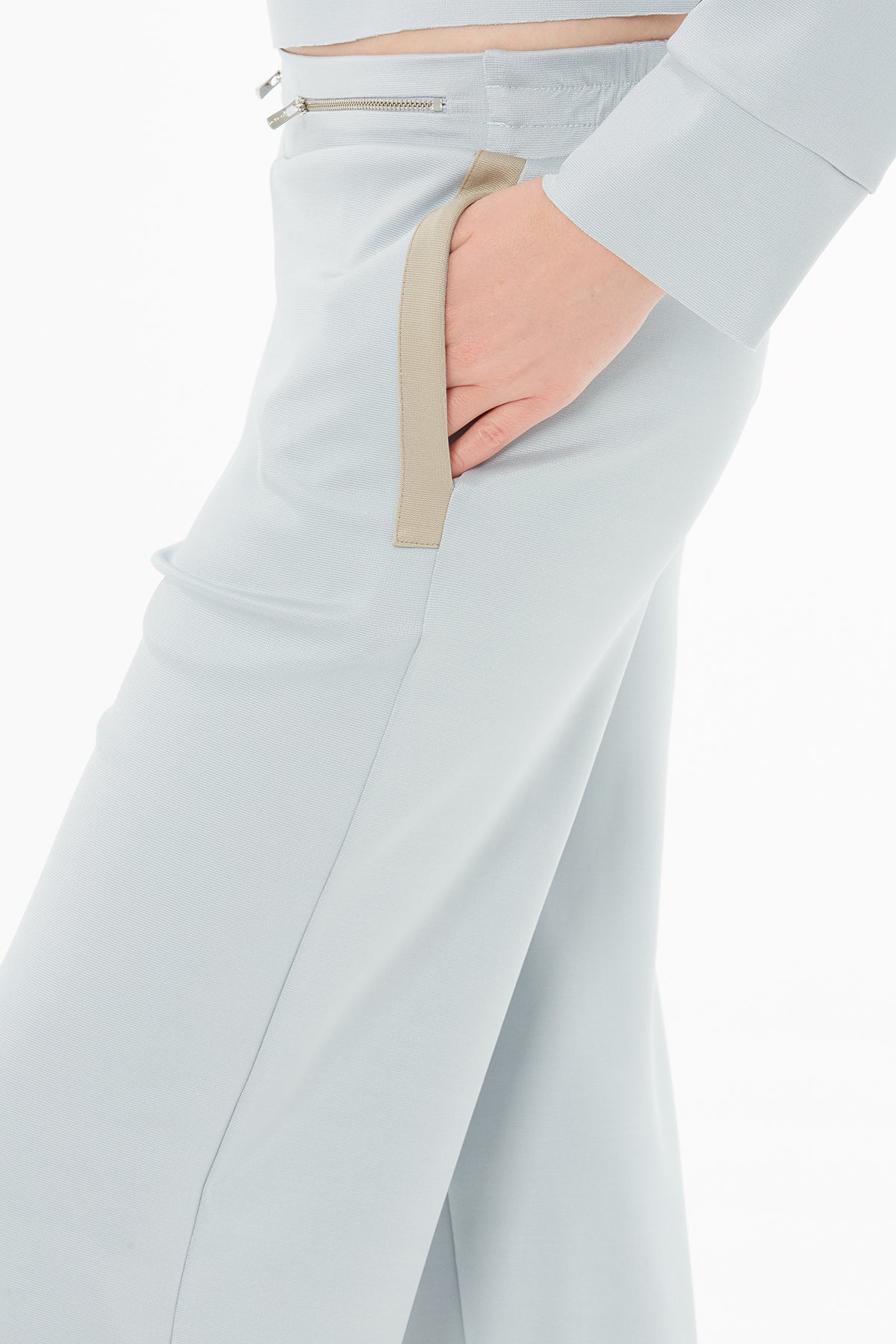 Grey Wide-Leg Pocketed Sweatpants