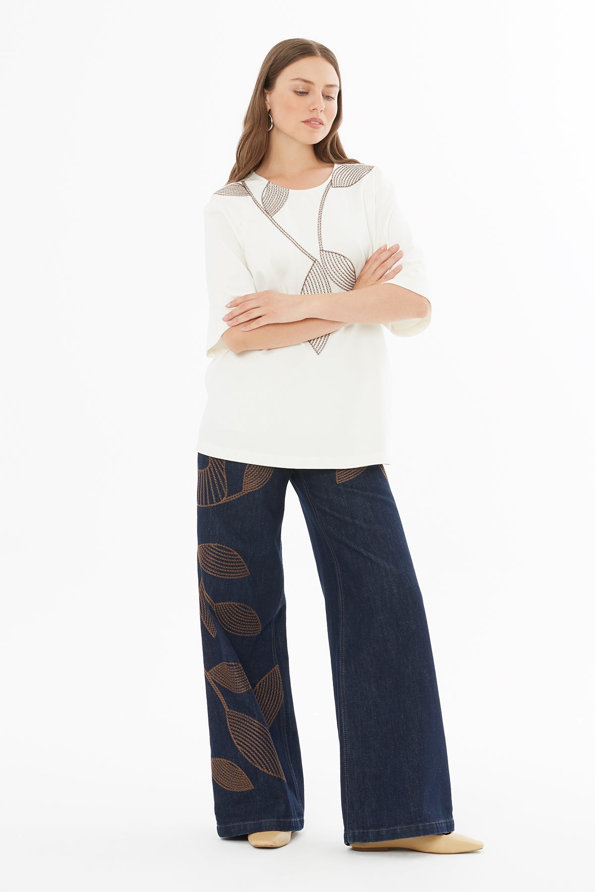 Ecru T-Shirt with Leaf Motif Embroidery