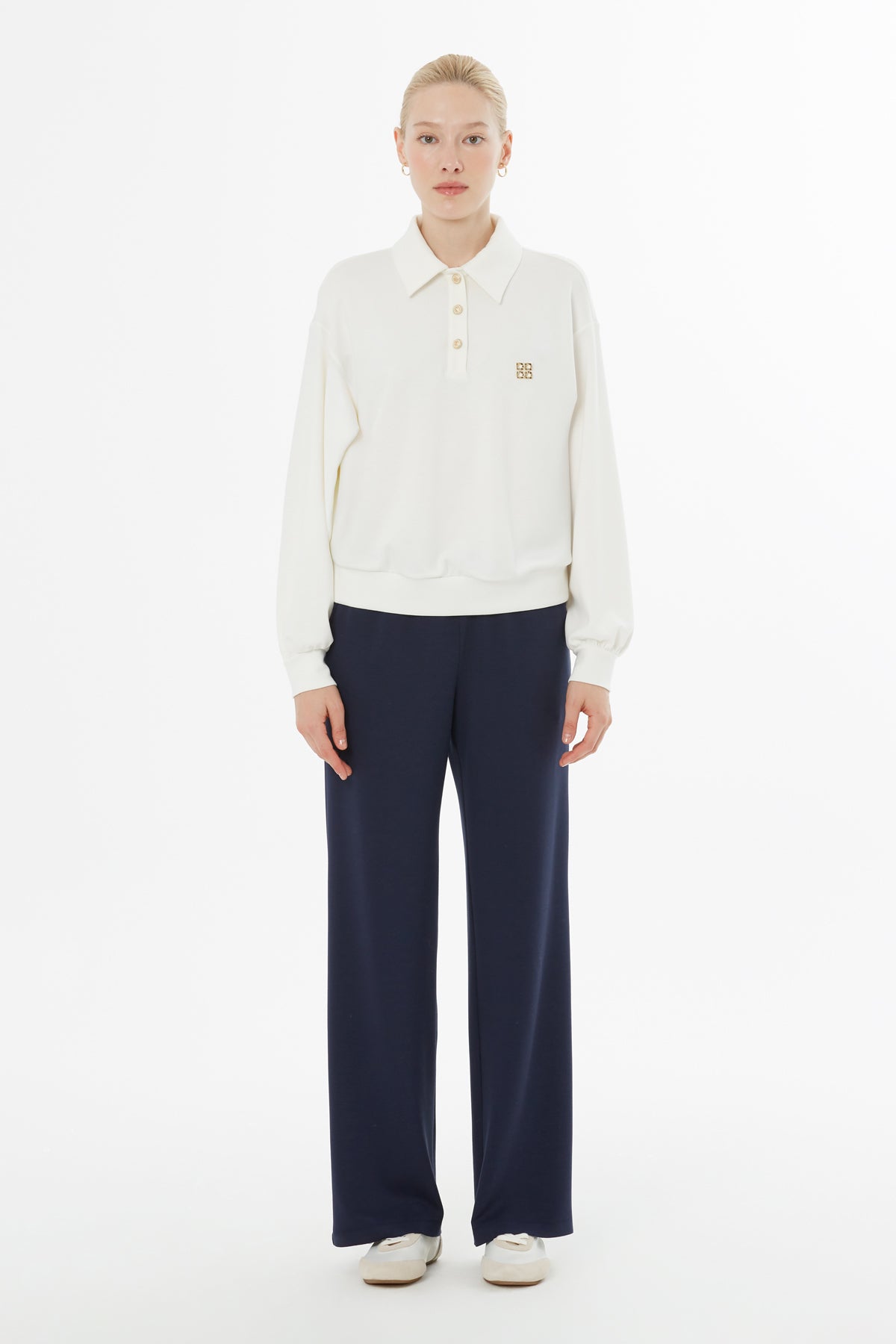 Ecru Buttoned Blouse and Sweatpants Set