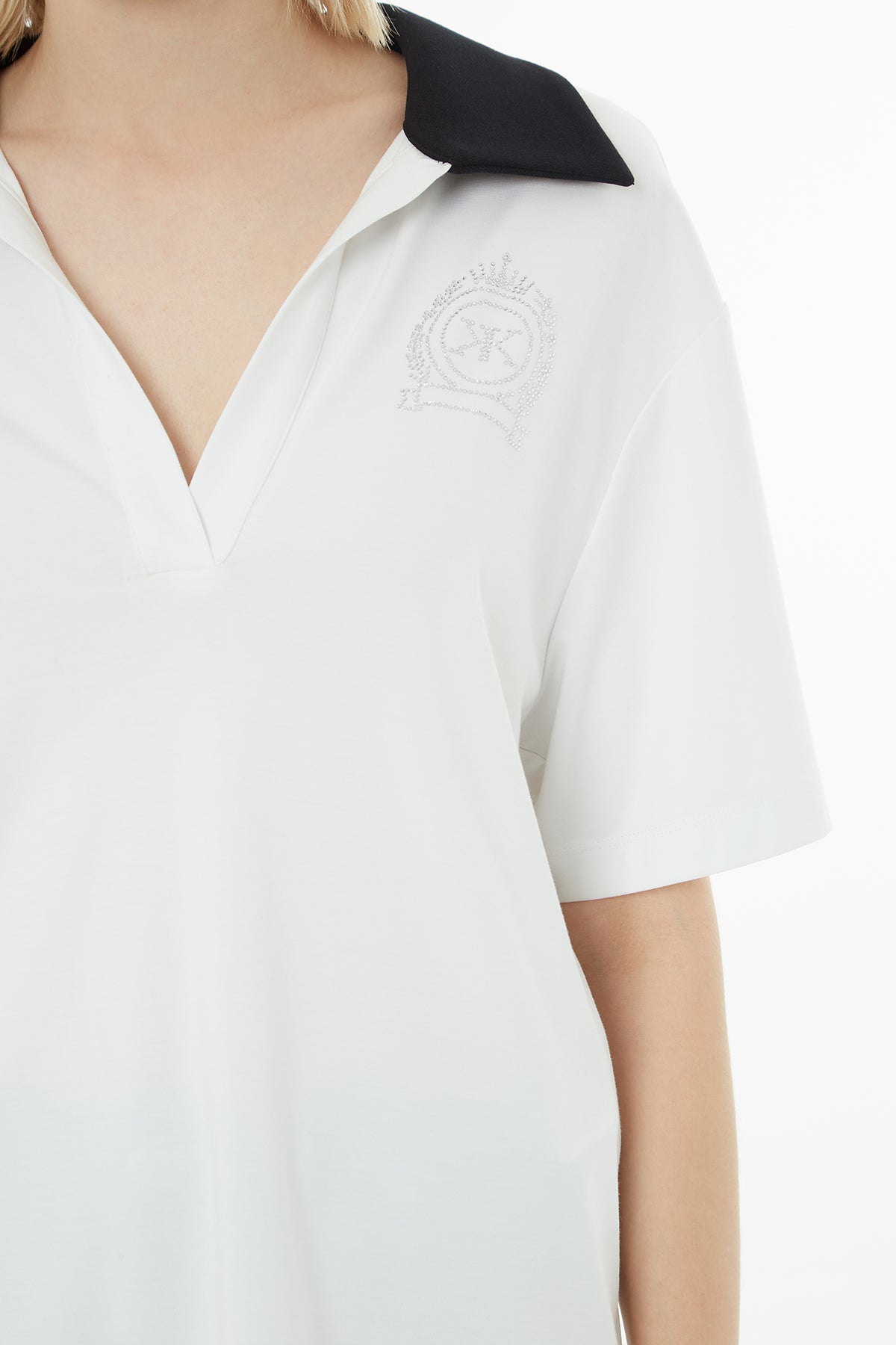 Ecru V-Neck Short-Sleeve Blouse