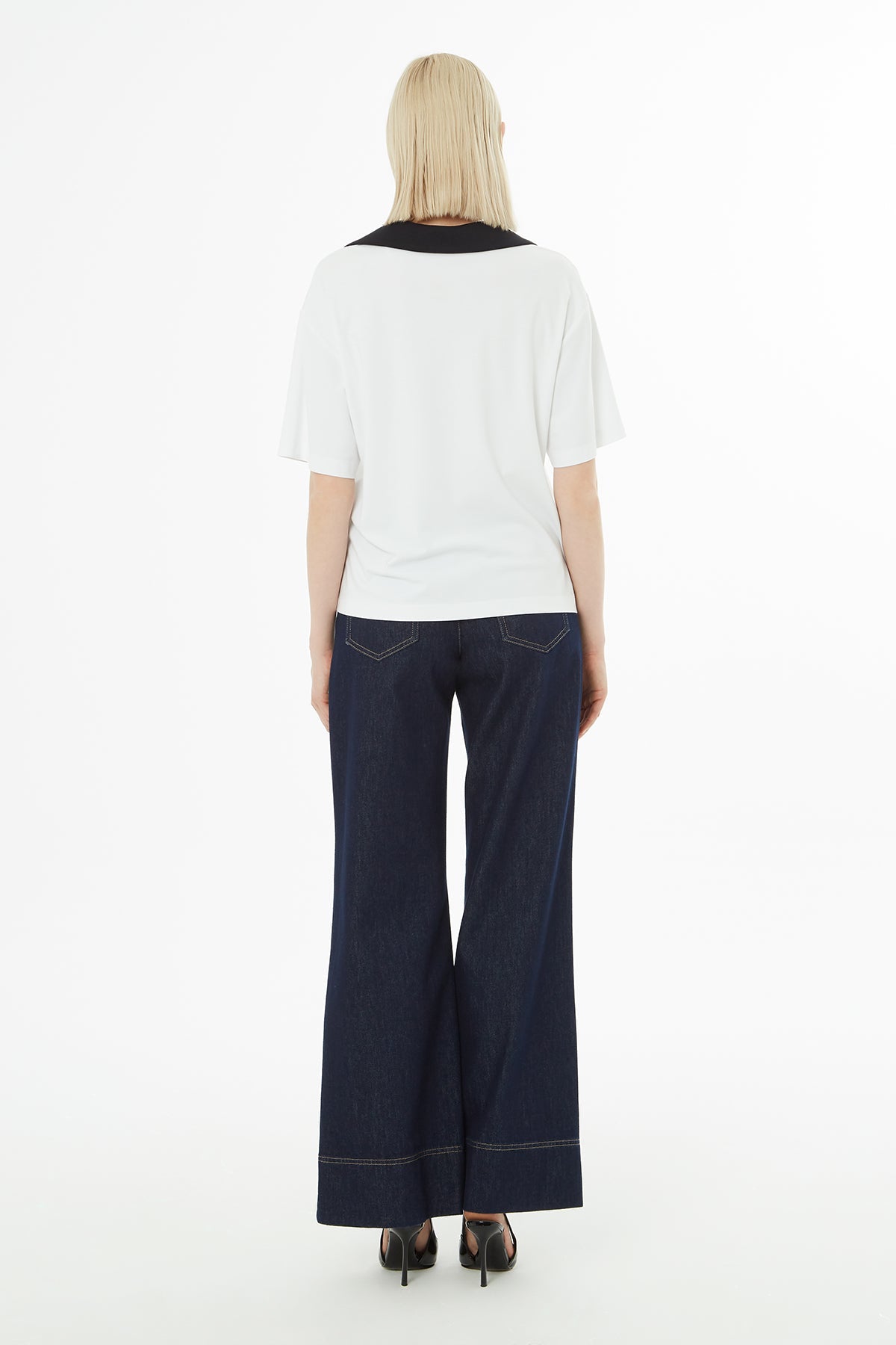 Ecru V-Neck Short-Sleeve Blouse