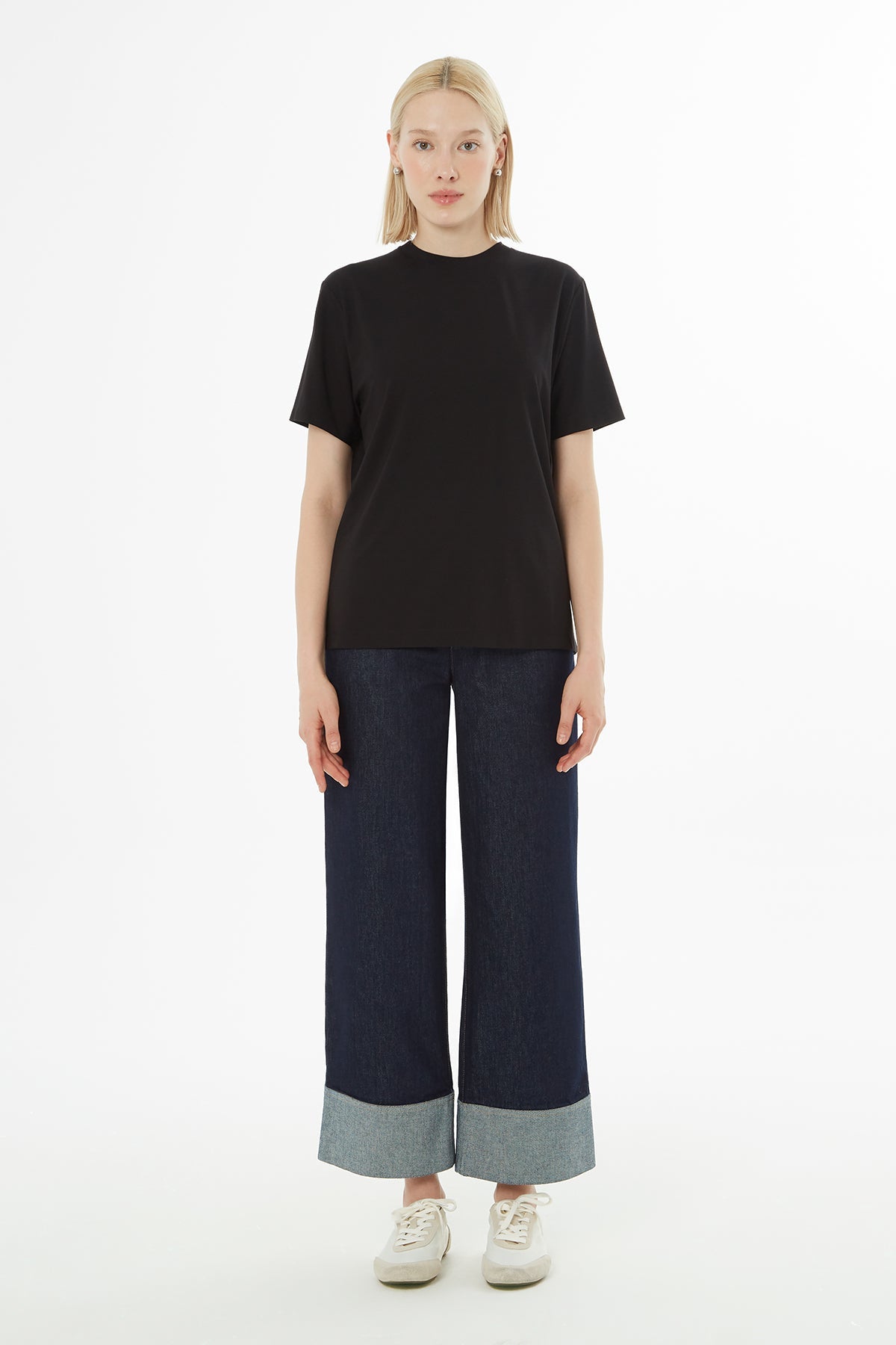 Black Basic Crew-Neck T-Shirt